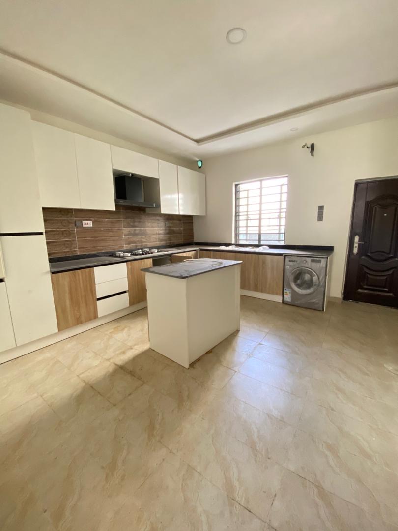 Luxury 4 bedroom semi detached duplex + BQ