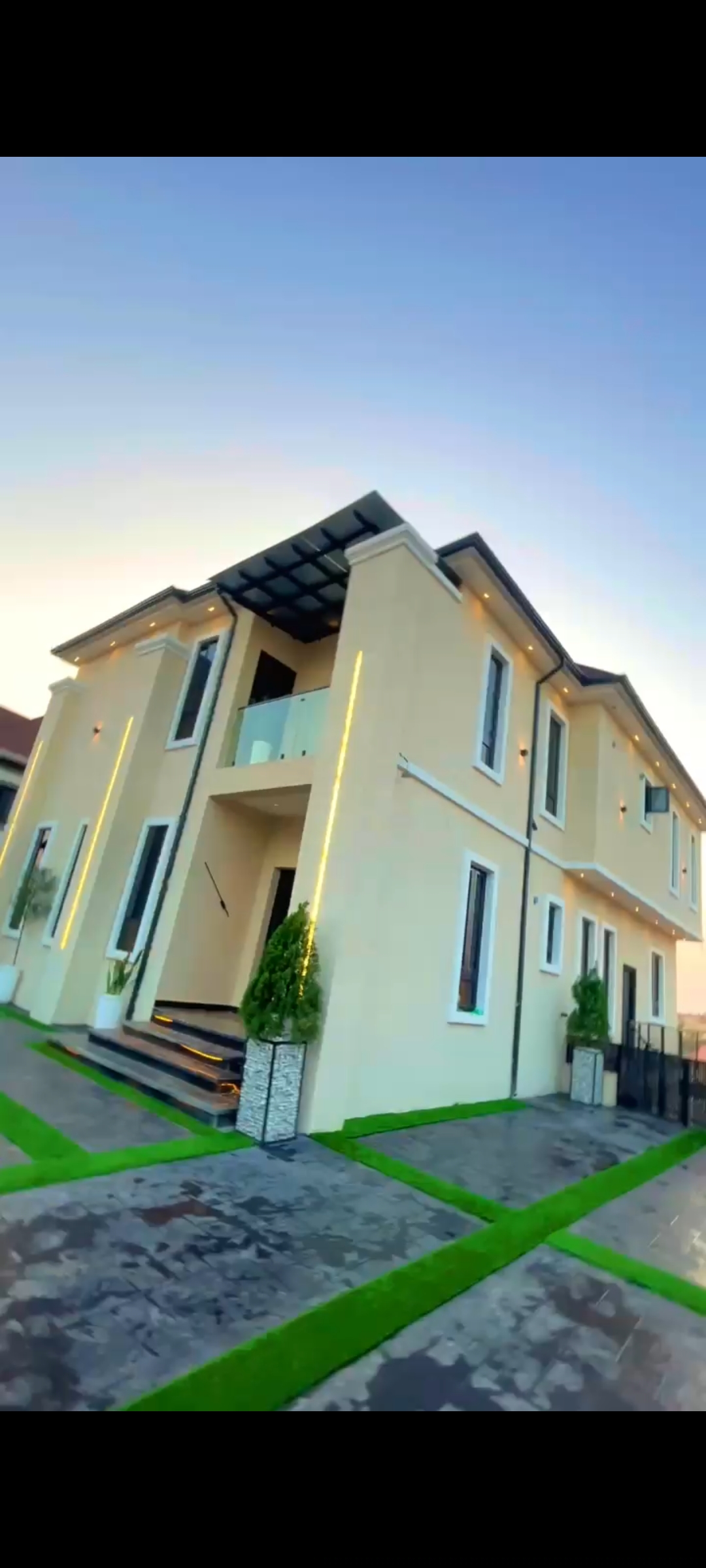 4 bedroom detached duplex