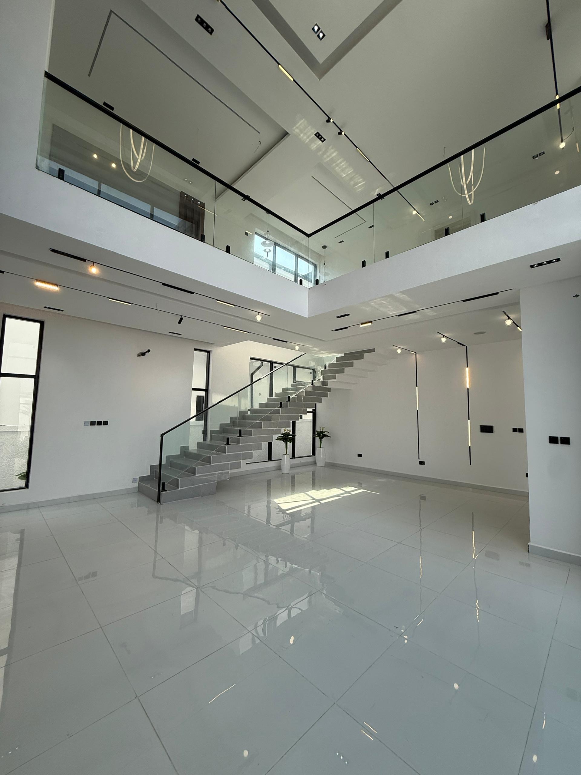 5 bedroom fully detached duplex & cinema