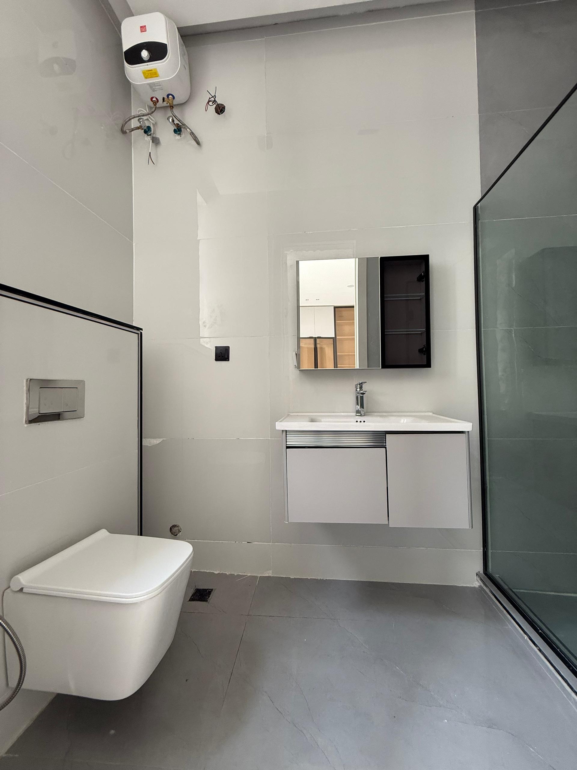 5 bedroom fully detached duplex & cinema