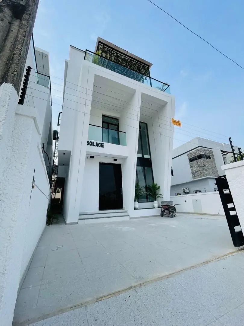 Luxury 4-Bedroom Fully Detached Duplex with a Pent House @ Lekki Palm City