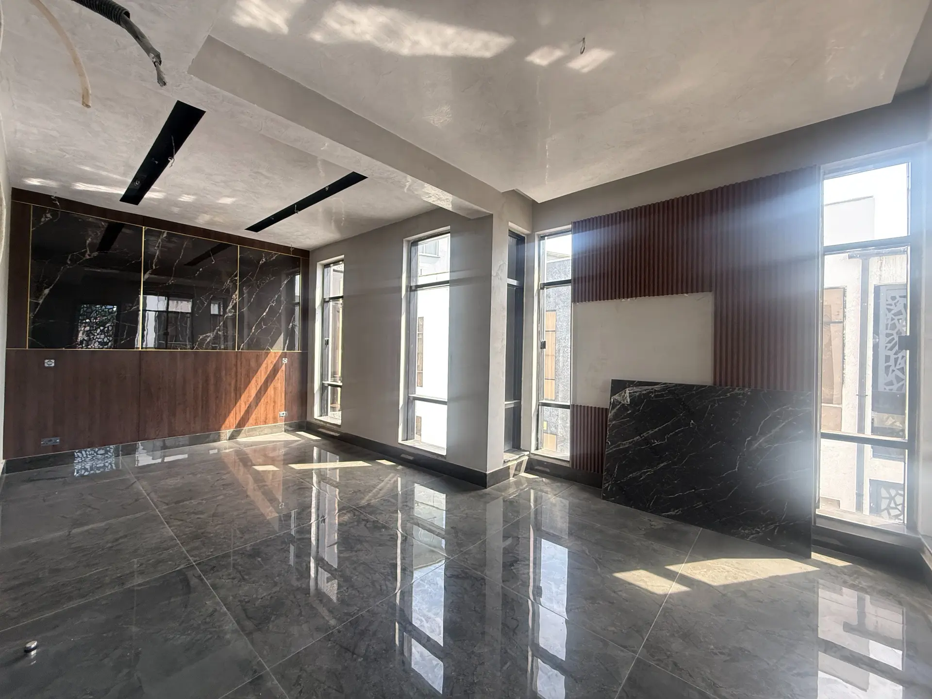 5 BEDROOM SEMI-DETACHED FOR SALE — VICTORIA ISLAND