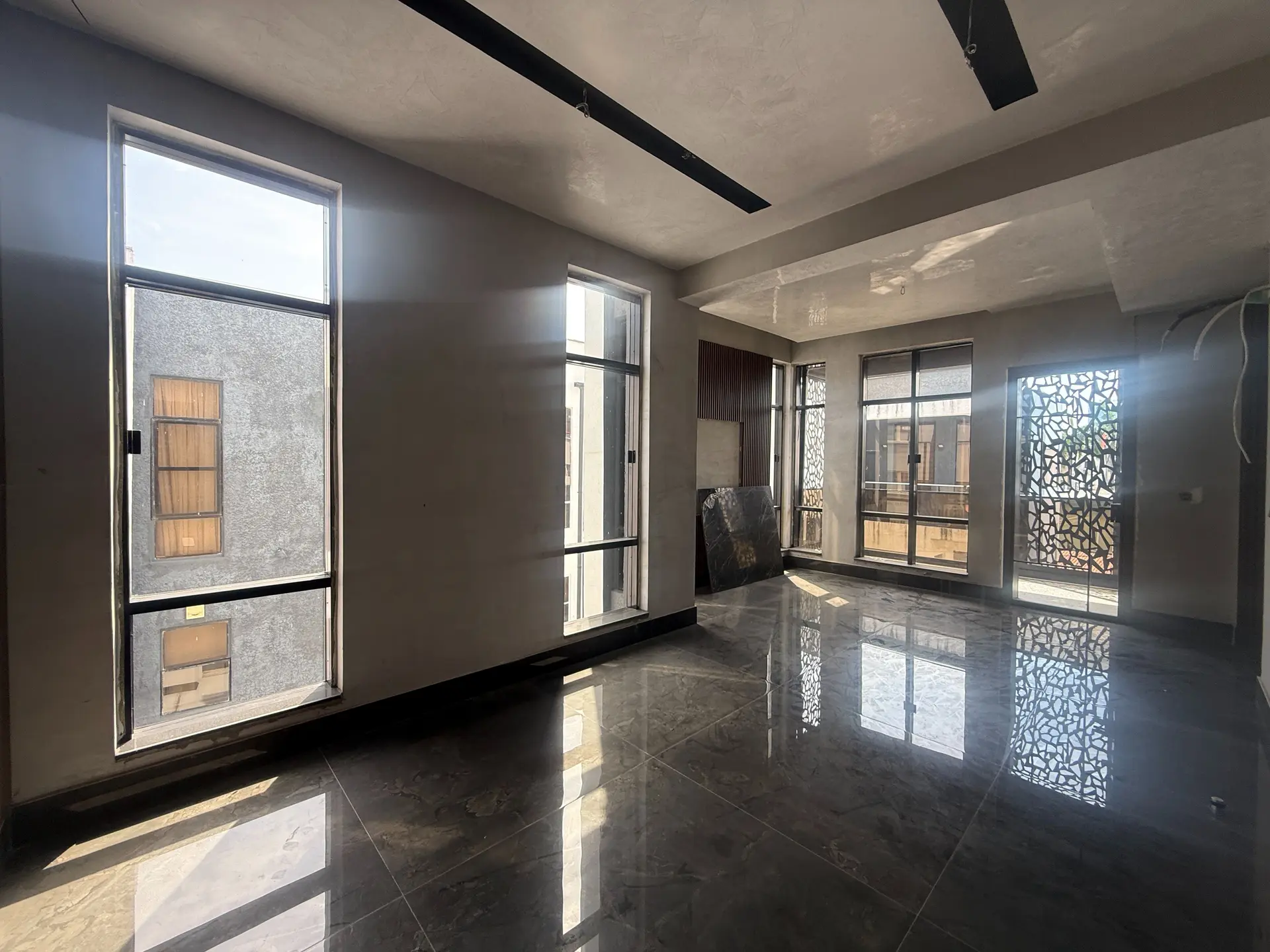 5 BEDROOM SEMI-DETACHED FOR SALE — VICTORIA ISLAND