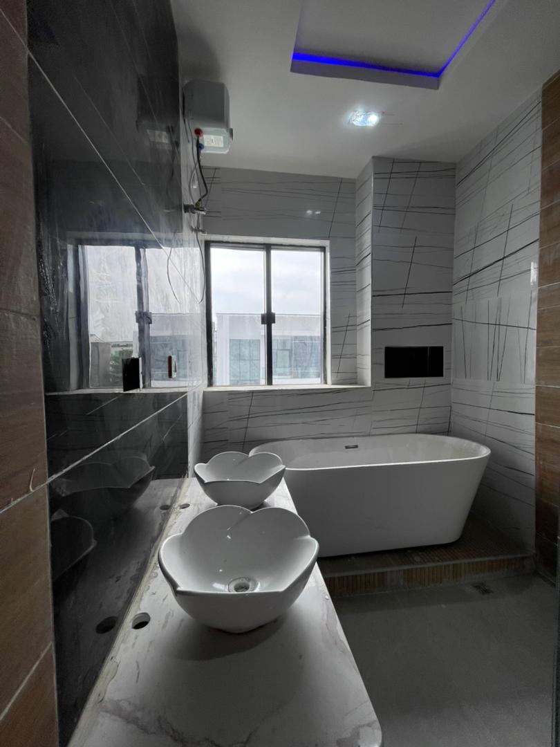 4 BEDROOM DETACHED WITH BQ