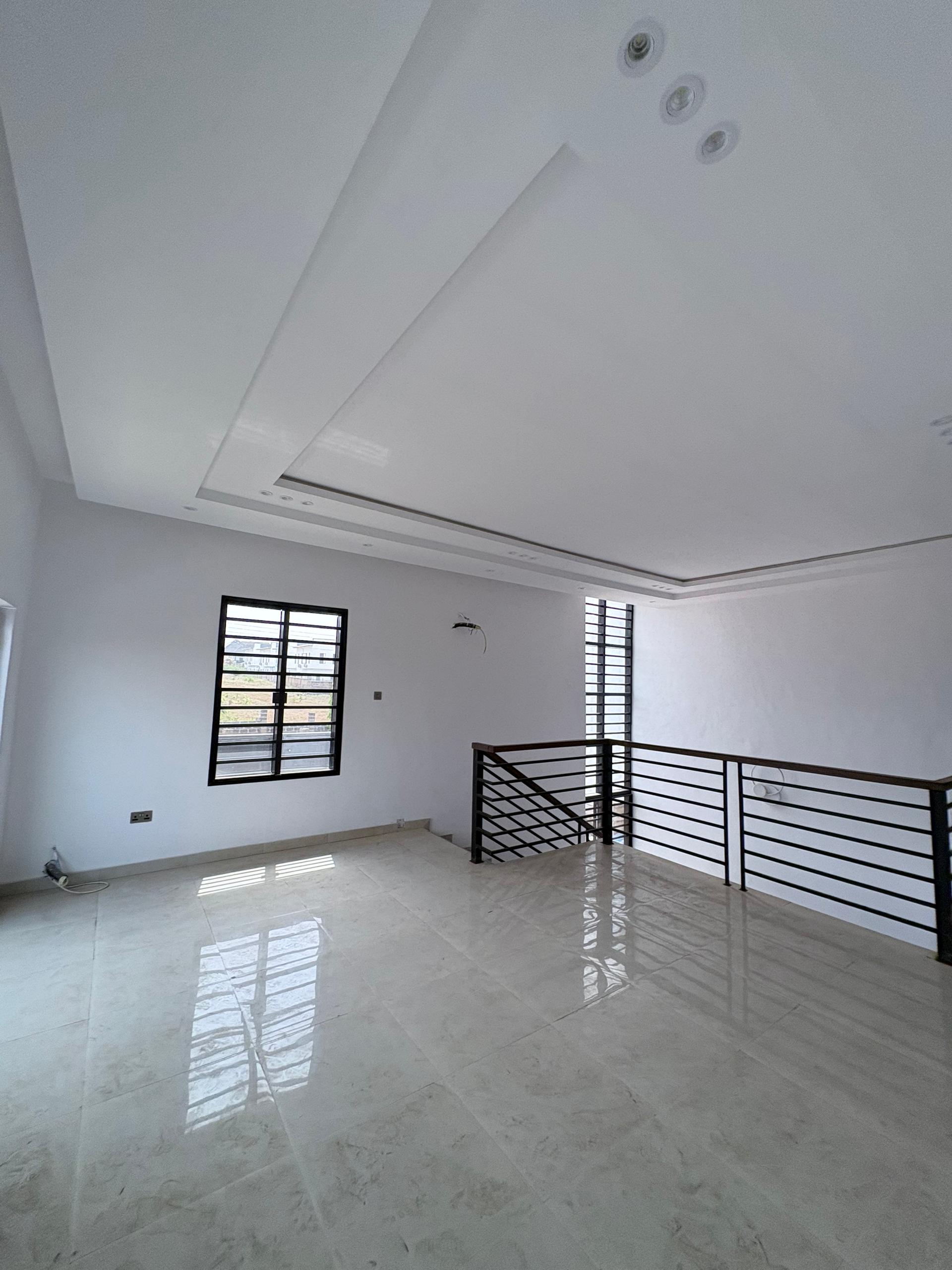 FULLY DETACHED 5-BEDROOM DUPLEX WITH ROOM AND PARLOUR BQ