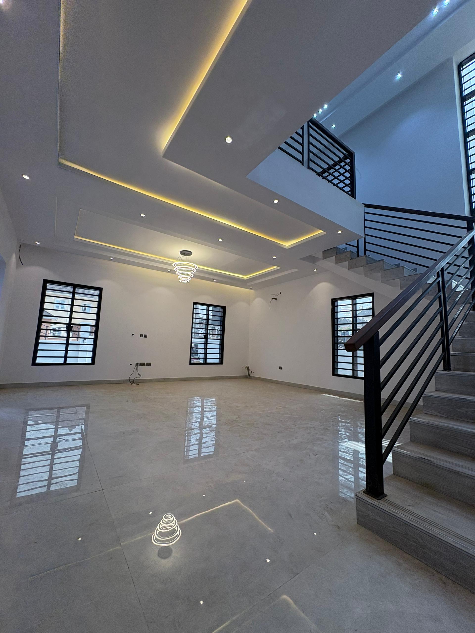 FULLY DETACHED 5-BEDROOM DUPLEX WITH ROOM AND PARLOUR BQ