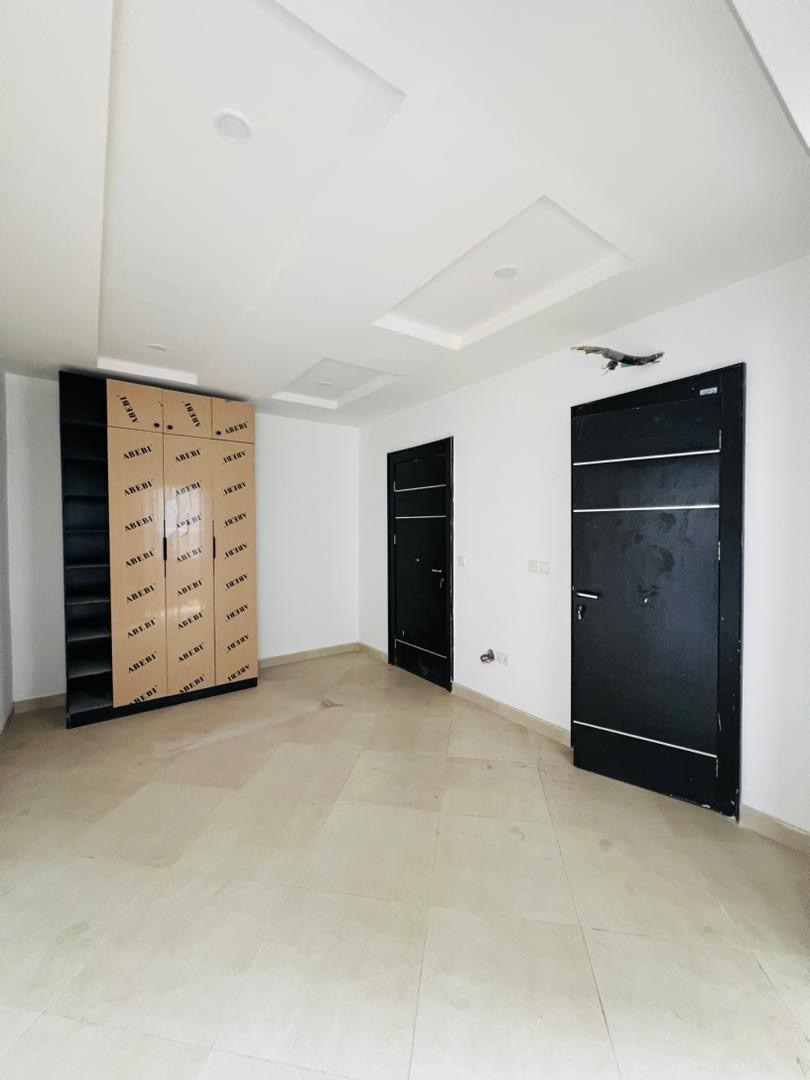 Luxury 4 bedroom apartment + BQ