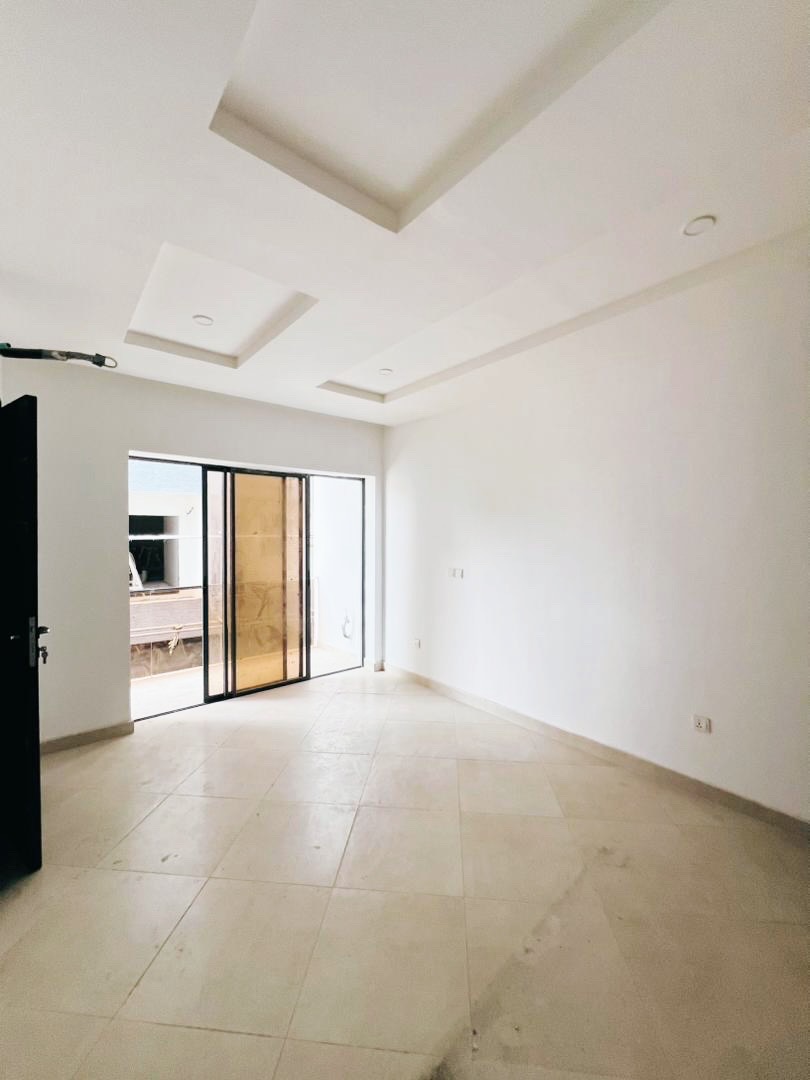 Luxury 4 bedroom apartment + BQ