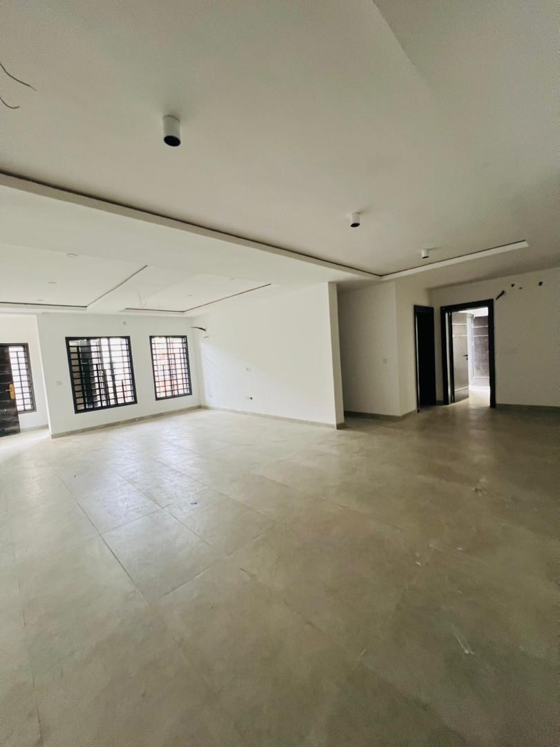 Luxury 4 bedroom apartment + BQ