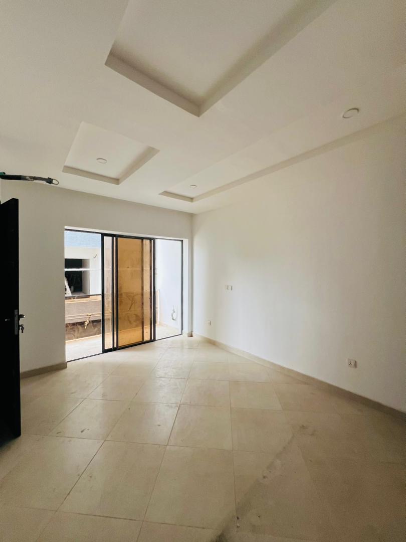 Luxury 4 bedroom apartment + BQ