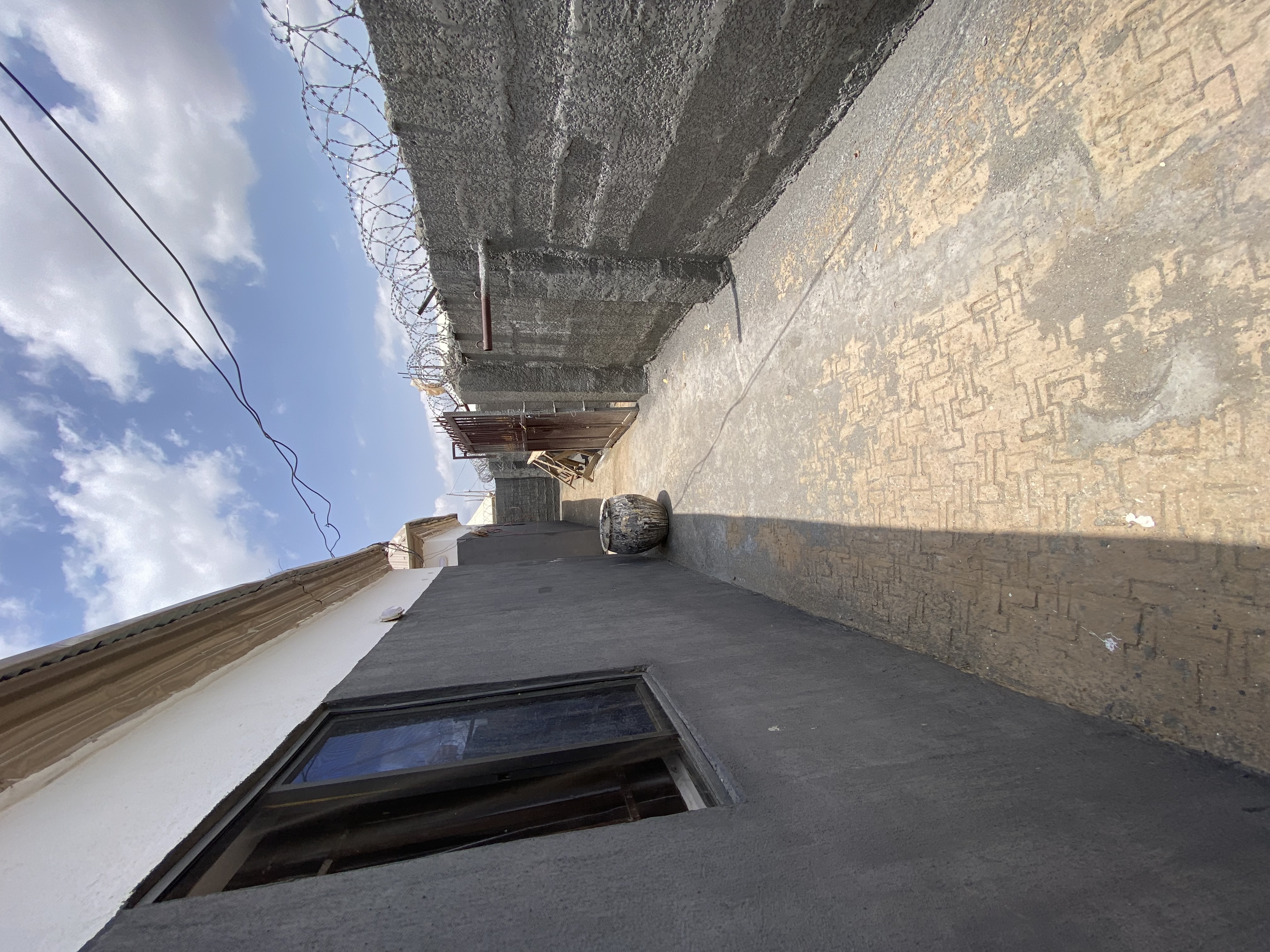Selfcontain