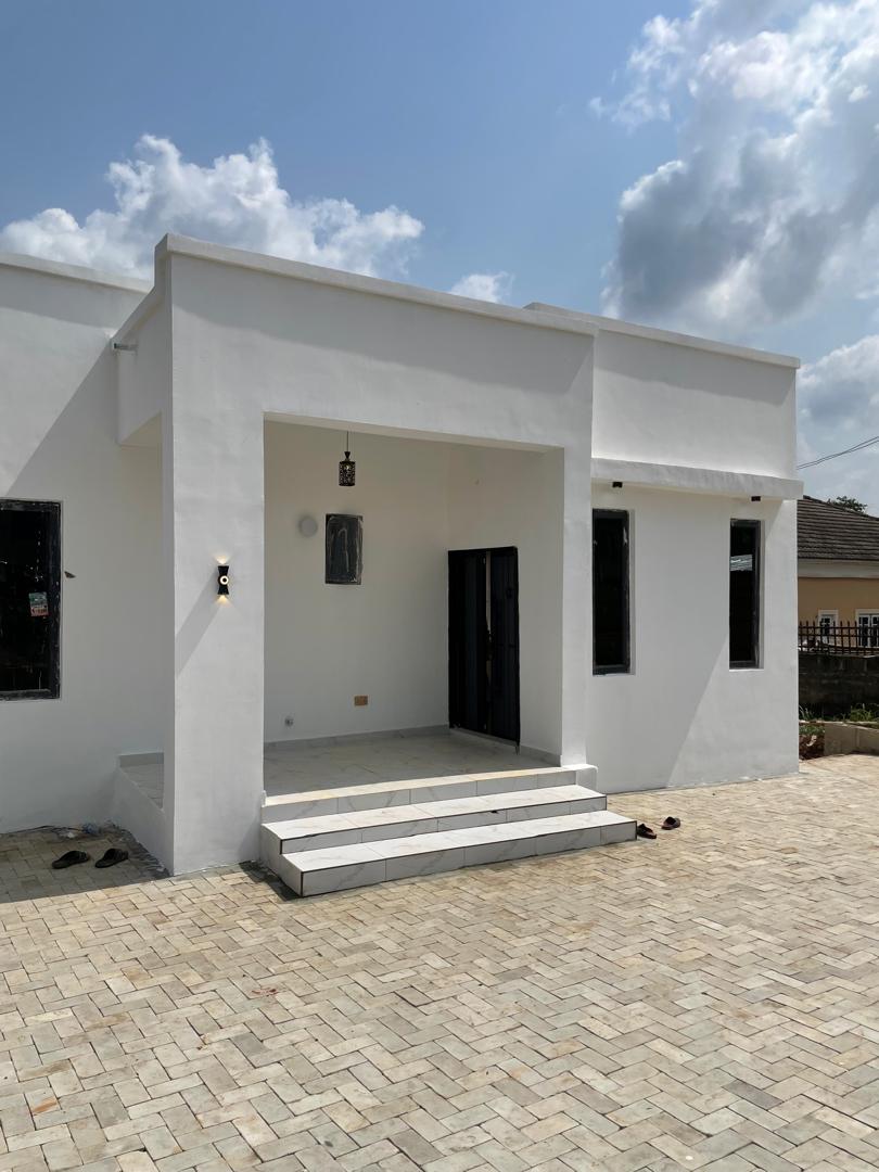 3 BEDROOM BUNGALOW DREAM HOME IS NOW WITHIN REACH!