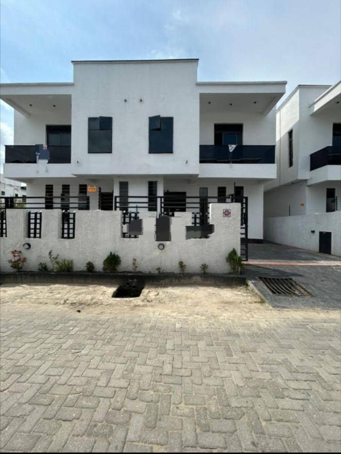 4 BEDROOM SEMI-DETACHED DUPLEX for Sale in Monguno, Borno photo 4