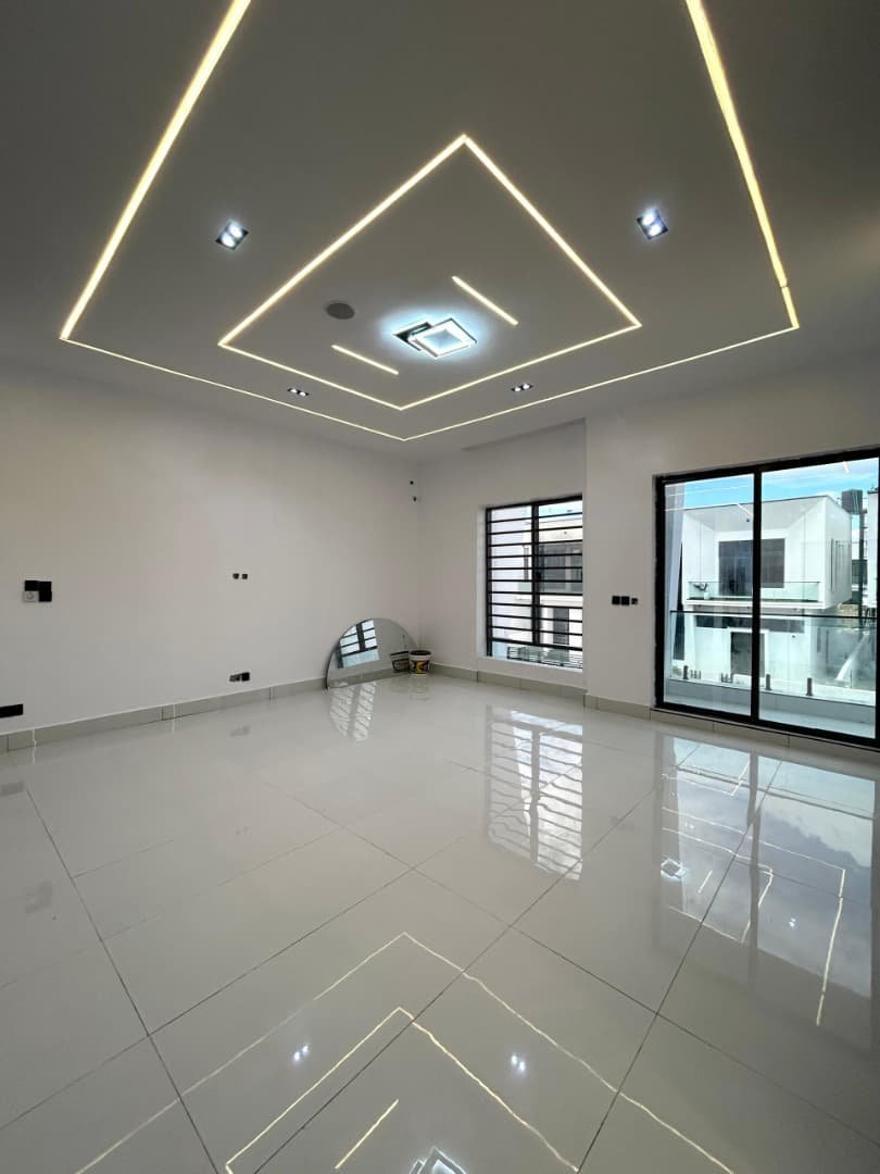 CONTEMPORARY 4 BEDROOM FULLY DETACHED DUPLEX WITH SWIMMING POOL for Sale in Monguno, Borno photo 5