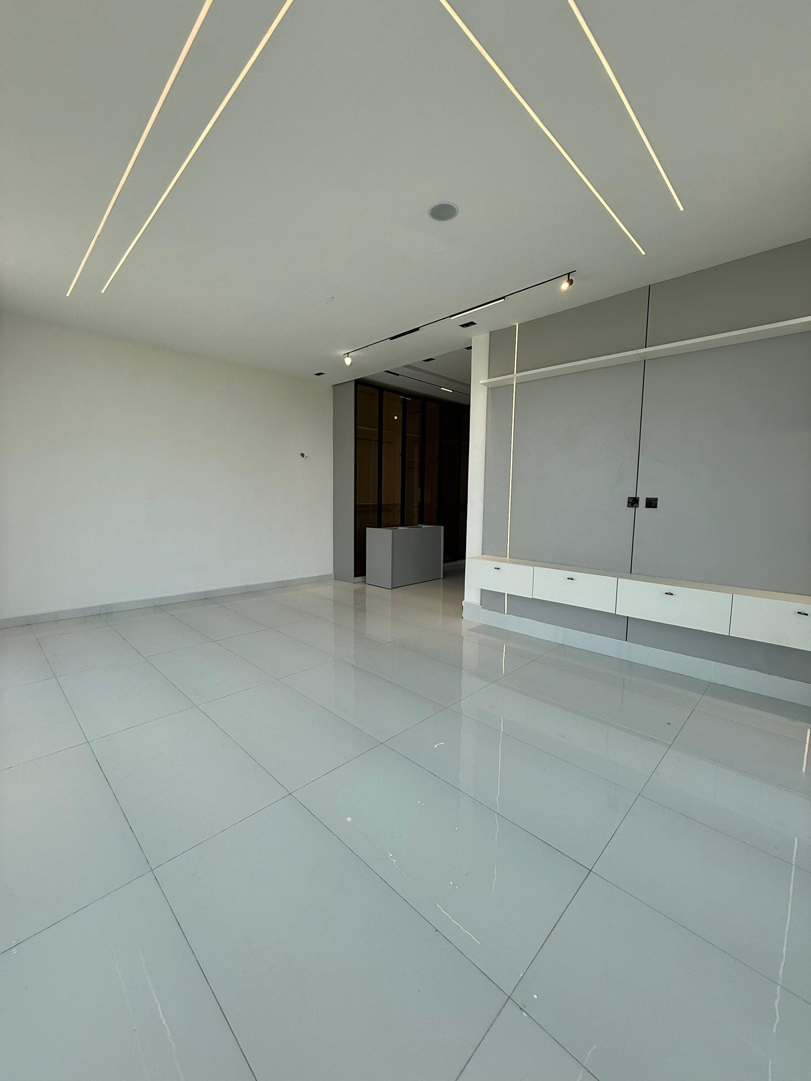5 bedroom fully detached duplex & cinema for Sale in Lekki Phase 1, Lagos photo 2