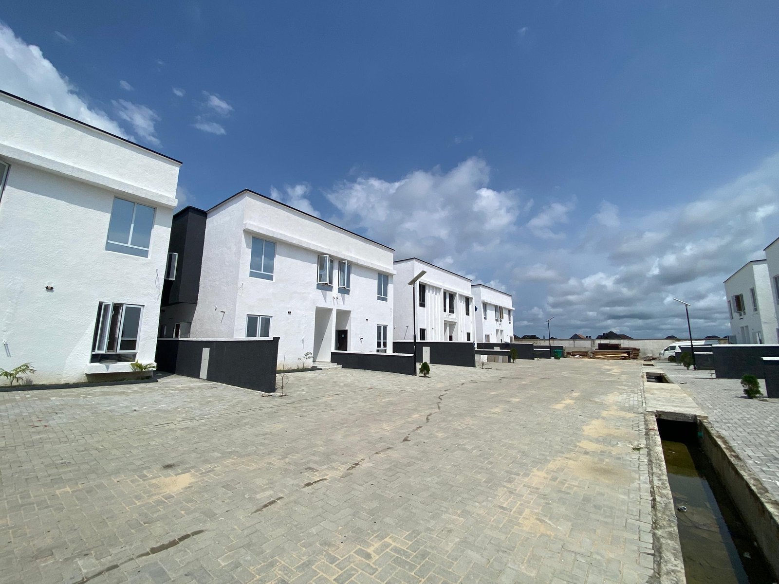 3 Bedroom semi detached duplex for Sale in Lekki Phase 1, Lagos photo 8
