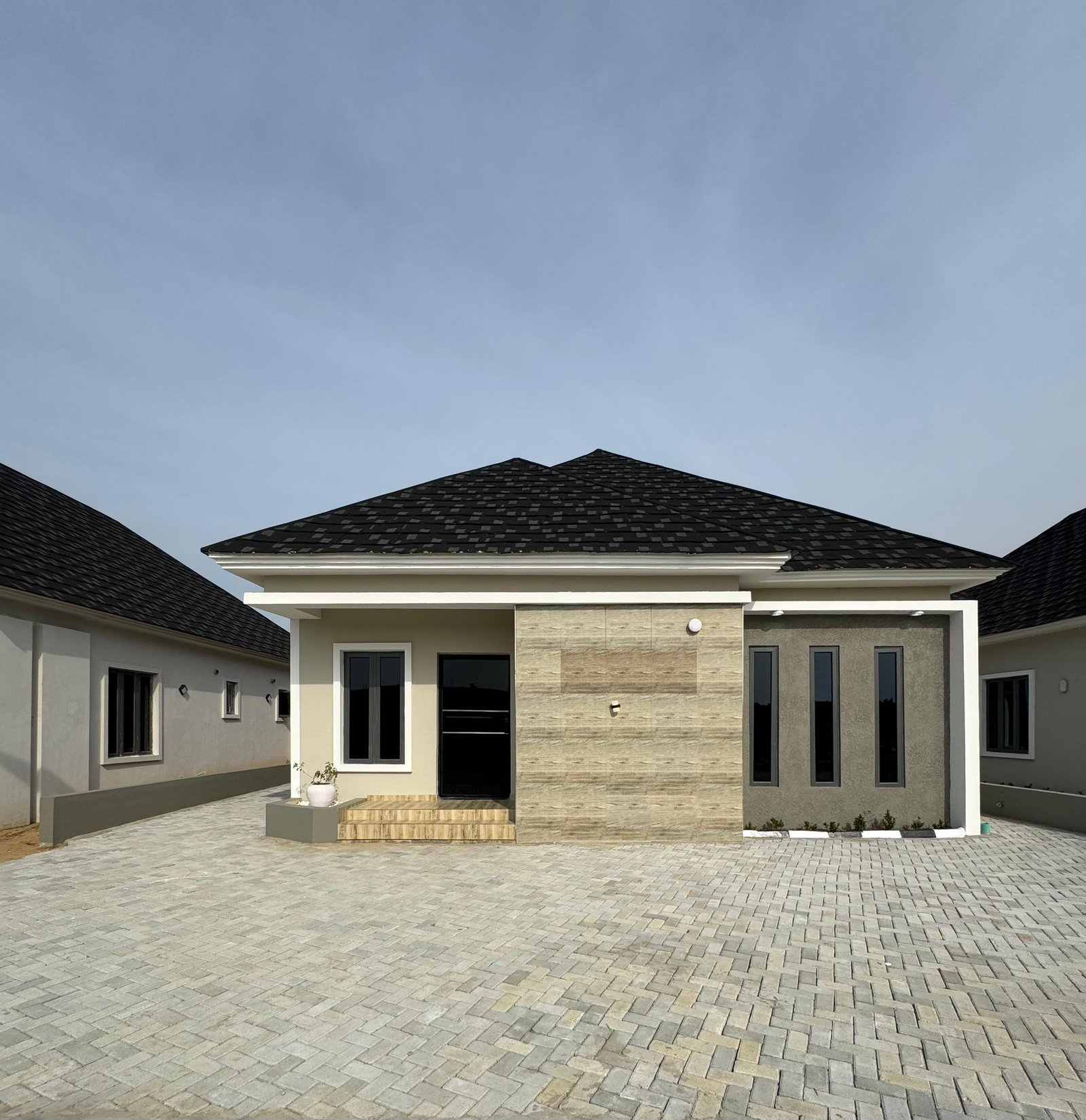 Luxury 3 bedroom fully detached bungalow + BQ for Sale in Monguno, Borno photo 2