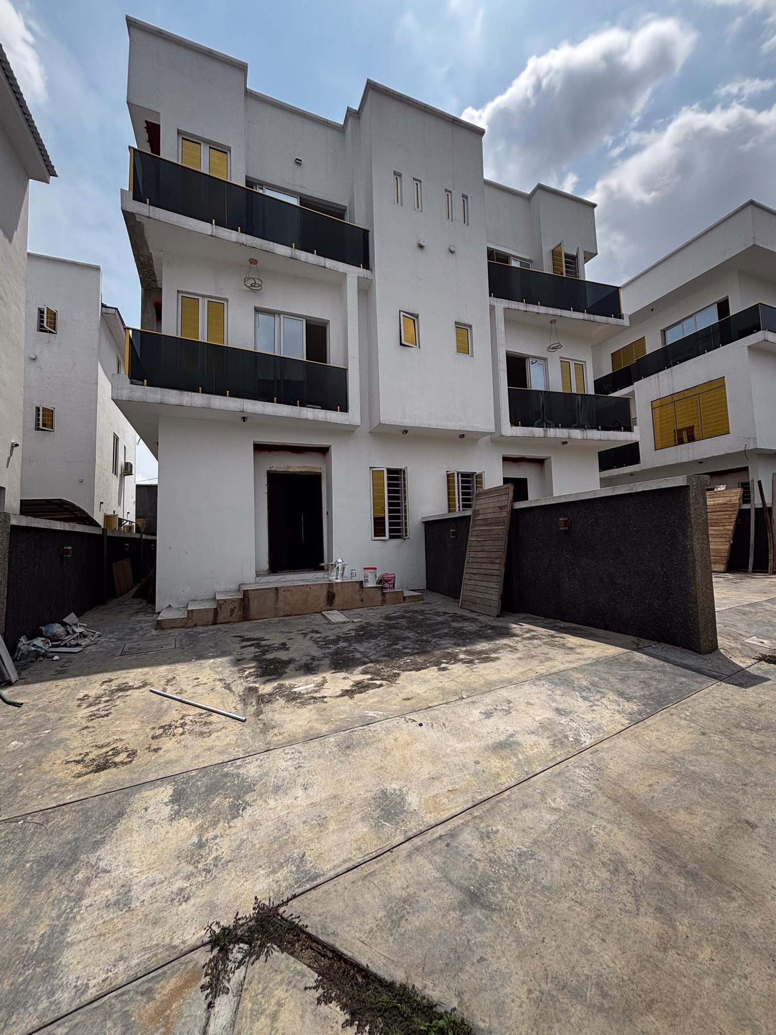 Luxury 4 bedroom semi detached duplex for sale in Damboa, Borno photo 2