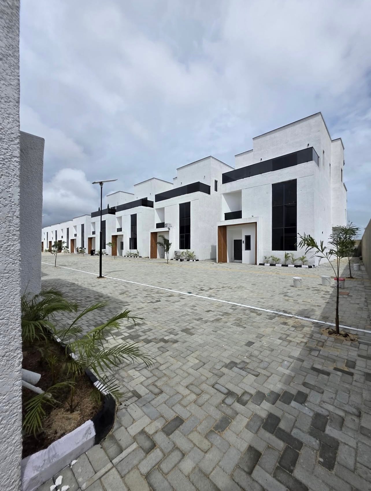 Luxury 4 bedroom fully detached duplex + Penthouse + BQ for Sale in Ajah, Lagos photo 5