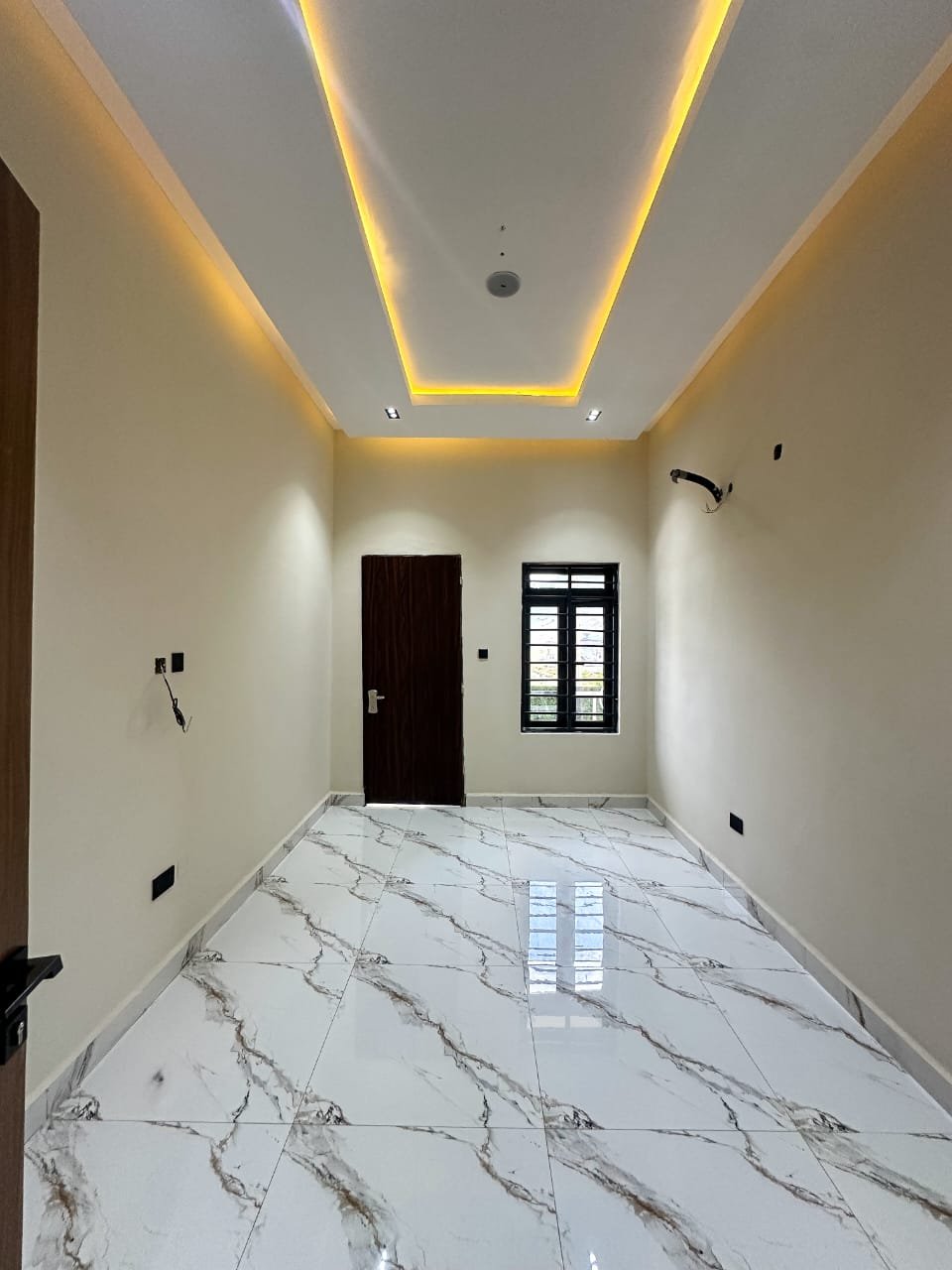 7-Bedroom Tastefully finished pent house duplex. for Sale in Karsana, Abuja, FCT photo 17