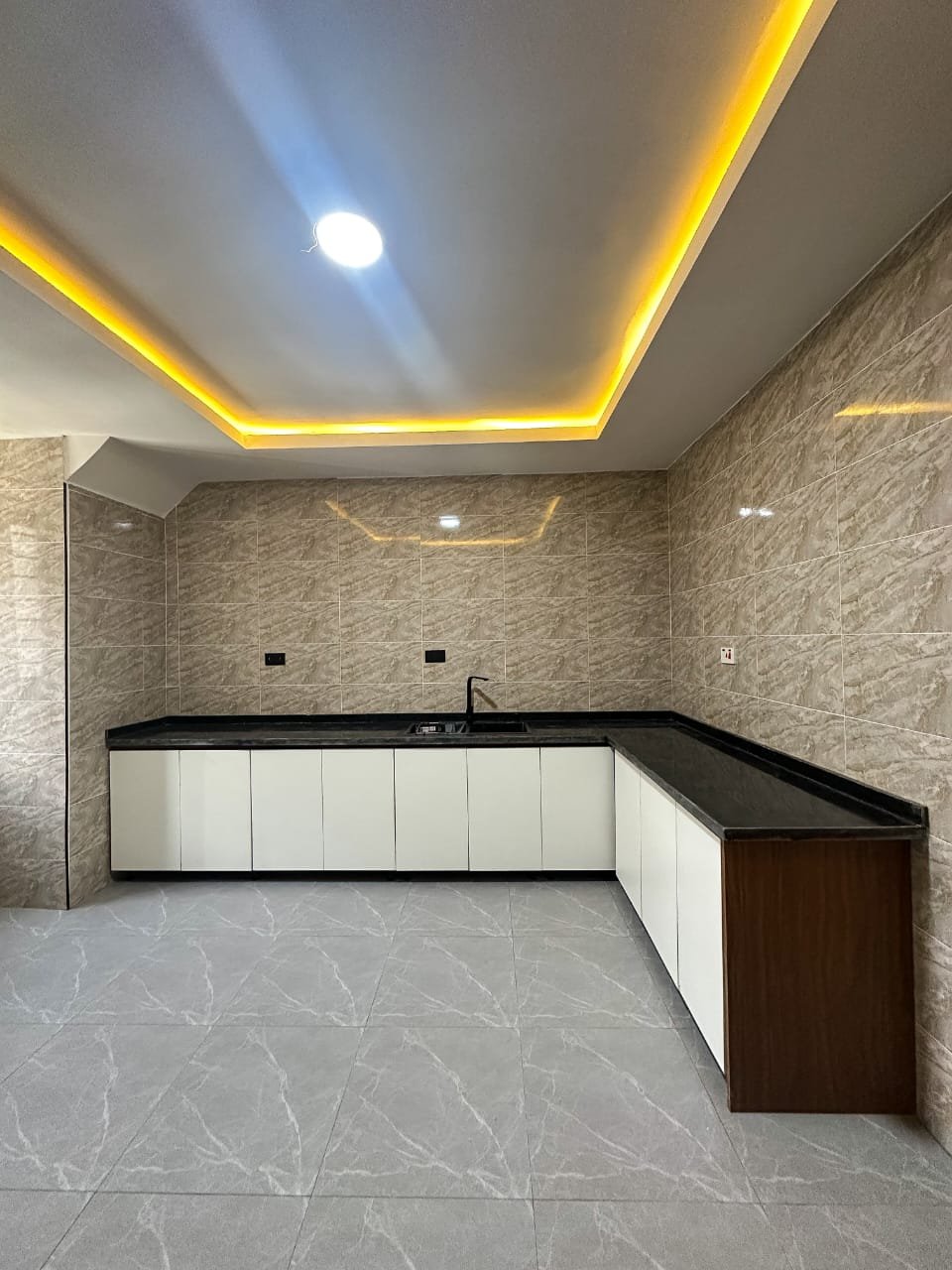7-Bedroom Tastefully finished pent house duplex. for Sale in Karsana, Abuja, FCT photo 14