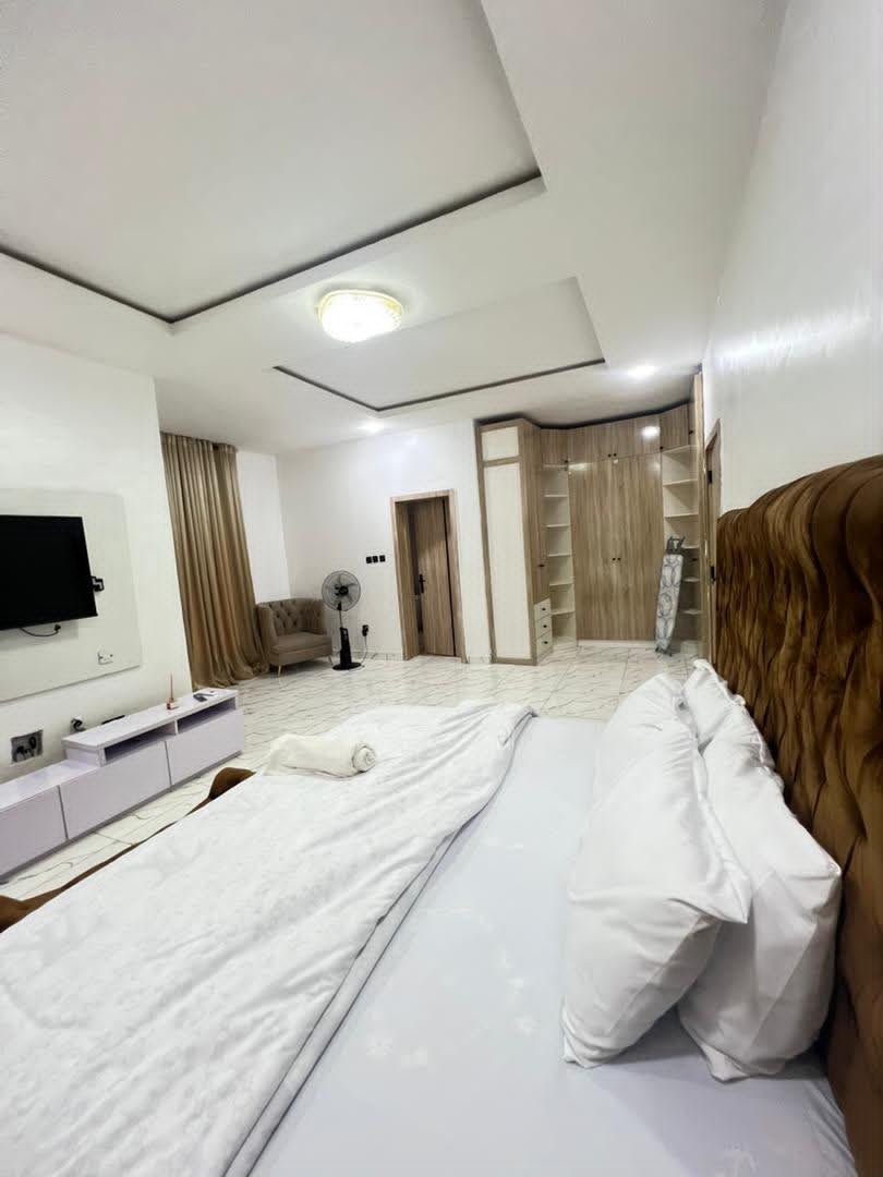 Luxury 4-Bedroom Duplex for Rent in Osapa London, Lagos photo 9