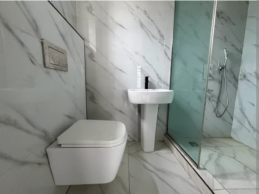 NEWLY BUILT LUXURY 2 BEDROOM APARTMENT IN LEKKI for Sale in Lekki Phase 1, Lagos photo 3