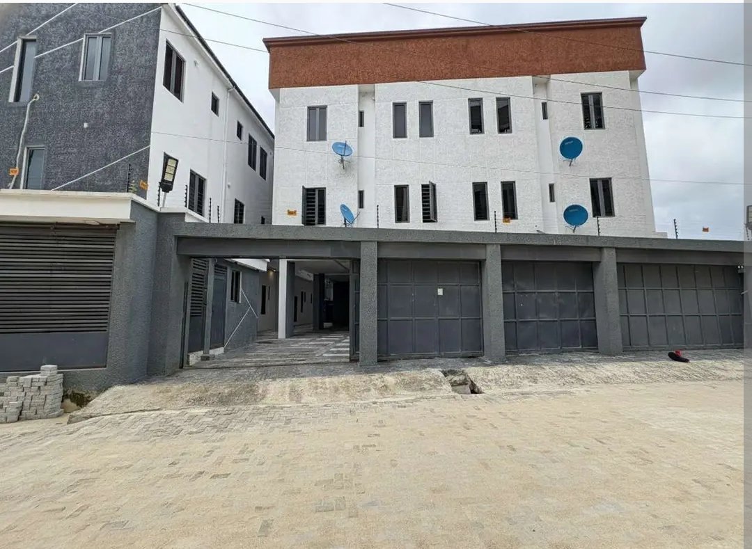 NEWLY BUILT LUXURY 2 BEDROOM APARTMENT IN LEKKI for Sale in Lekki Phase 1, Lagos