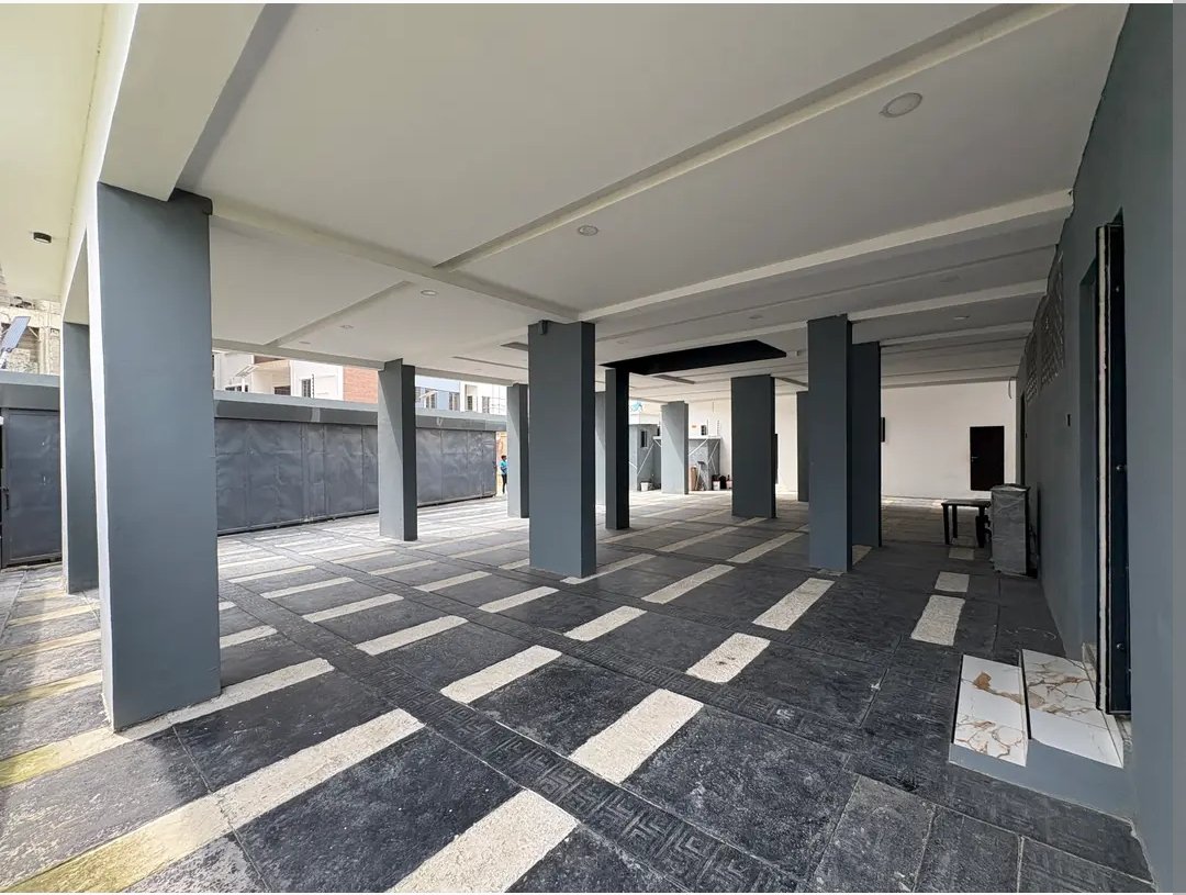 NEWLY BUILT LUXURY 2 BEDROOM APARTMENT IN LEKKI for Sale in Lekki Phase 1, Lagos photo 10
