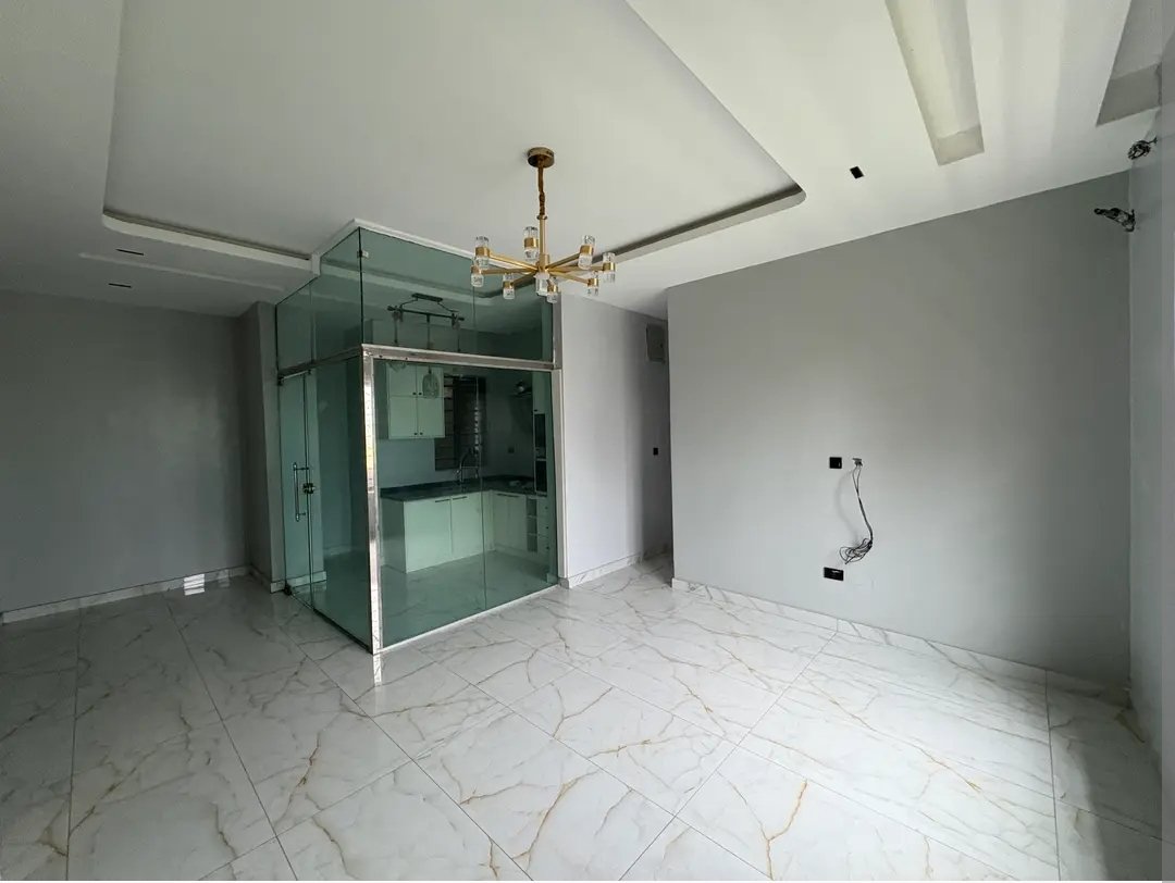 NEWLY BUILT LUXURY 2 BEDROOM APARTMENT IN LEKKI for Sale in Lekki Phase 1, Lagos photo 5