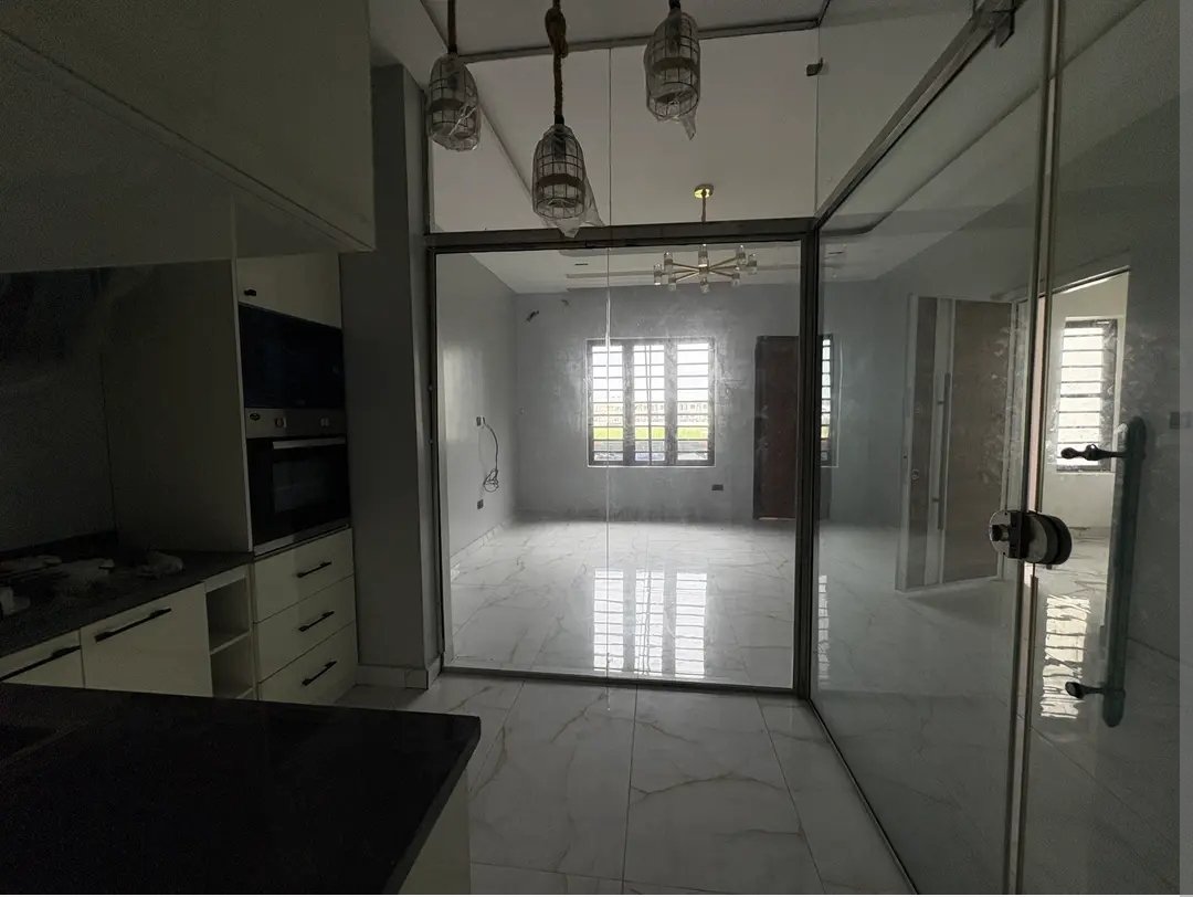 NEWLY BUILT LUXURY 2 BEDROOM APARTMENT IN LEKKI for Sale in Lekki Phase 1, Lagos photo 9