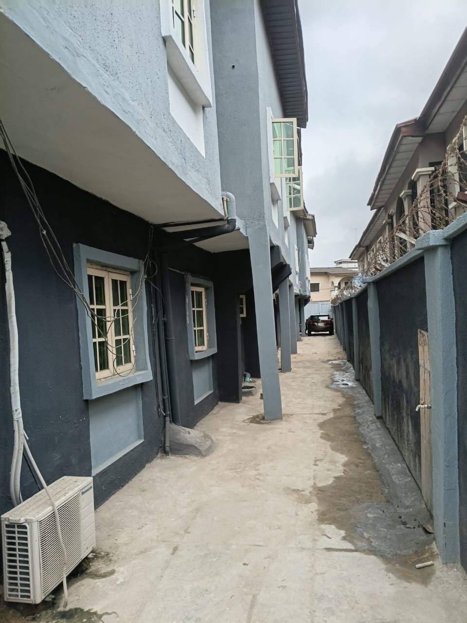 RENOVATED 5 BEDROOM SEMI-DETACHED DUPLEXS WITH PENTHOUSE IN GBAGADA, LAGOS for Rent in Lagos Mainland, Lagos