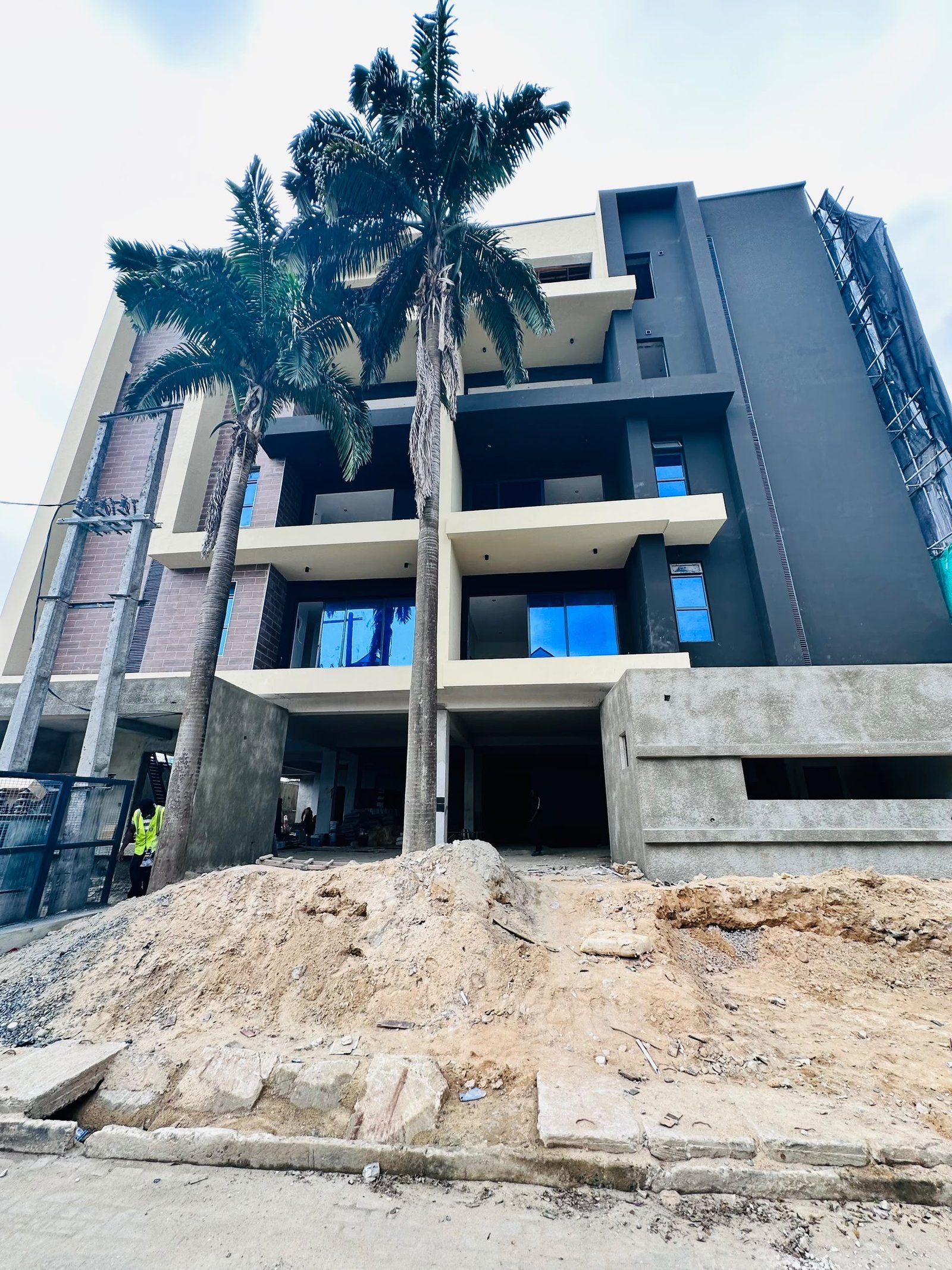 NEWLY BUILT 2 BEDROOM APARTMENTS IN LEKKI PHASE 1 for Sale in Lekki Phase 1, Lagos