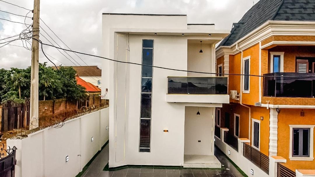 3 BEDROOM DUPLEX for Sale in Ipaja, Lagos photo 3