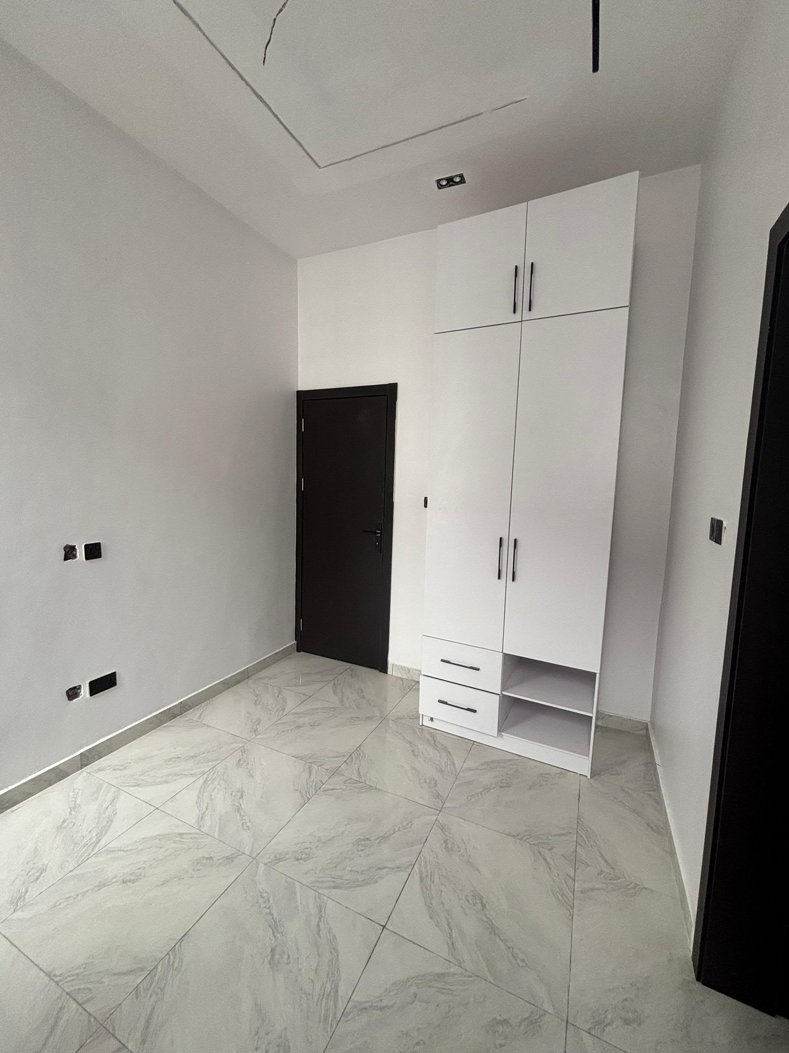 5 bedroom semi-detached duplex for Sale in Ajah, Lagos photo 4