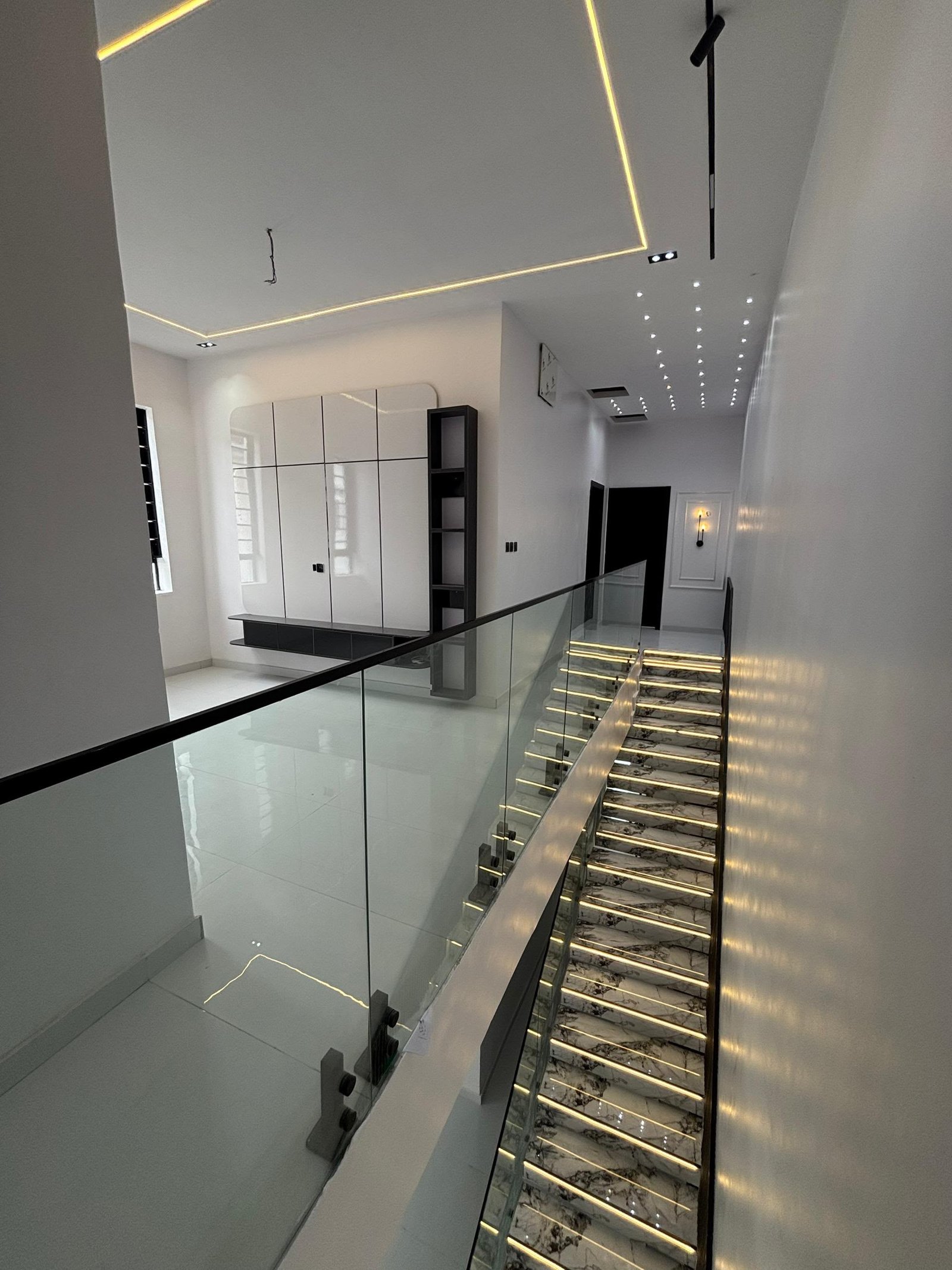 5 bedroom semi-detached duplex for Sale in Ajah, Lagos photo 1