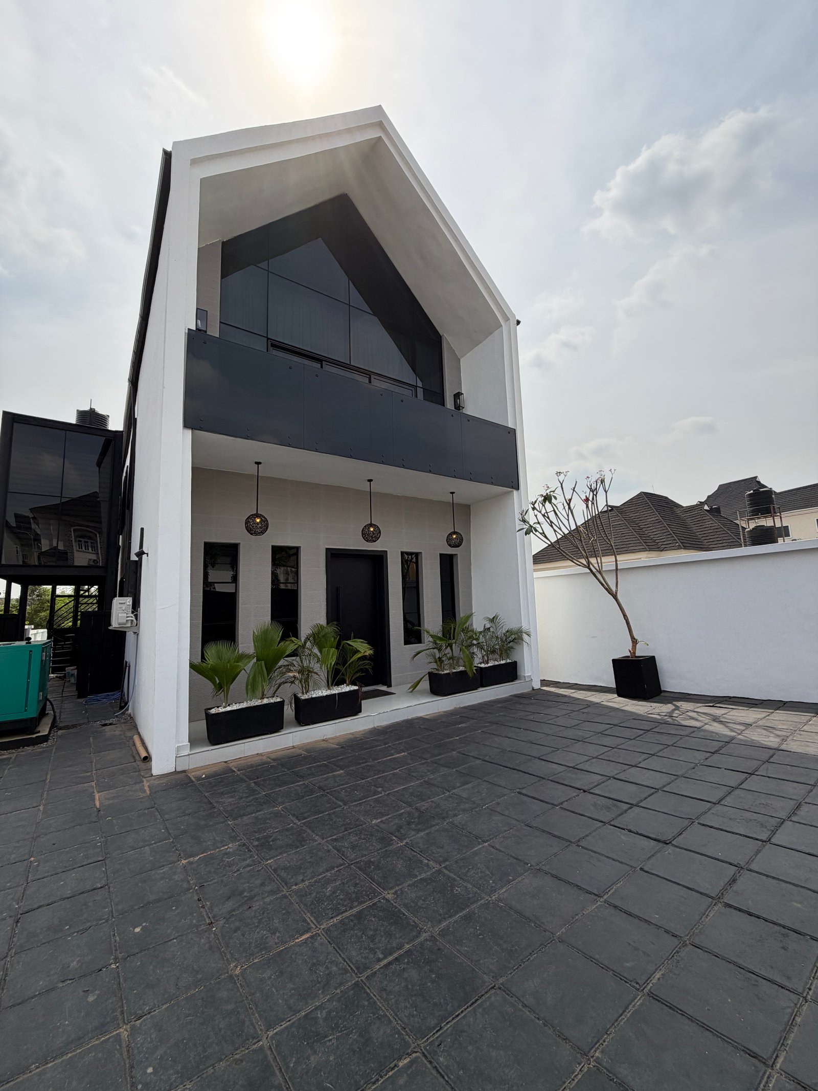 Luxury 3 Bedroom Duplex available in Ishola GRA for Rent in Onueke, Ebonyi photo 3