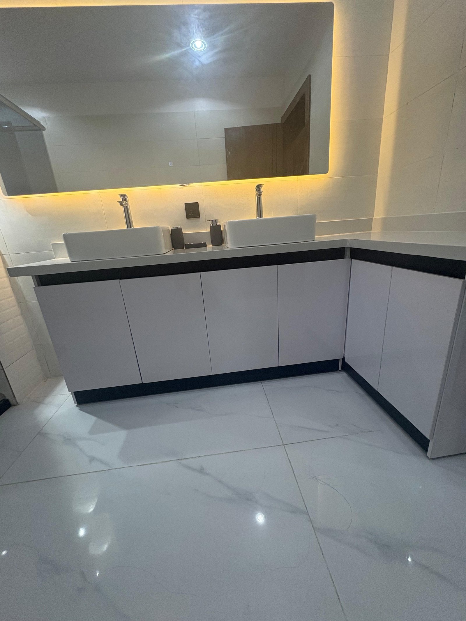 One bedroom luxury Apartment for Rent in State Housing, Calabar, Cross River photo 9