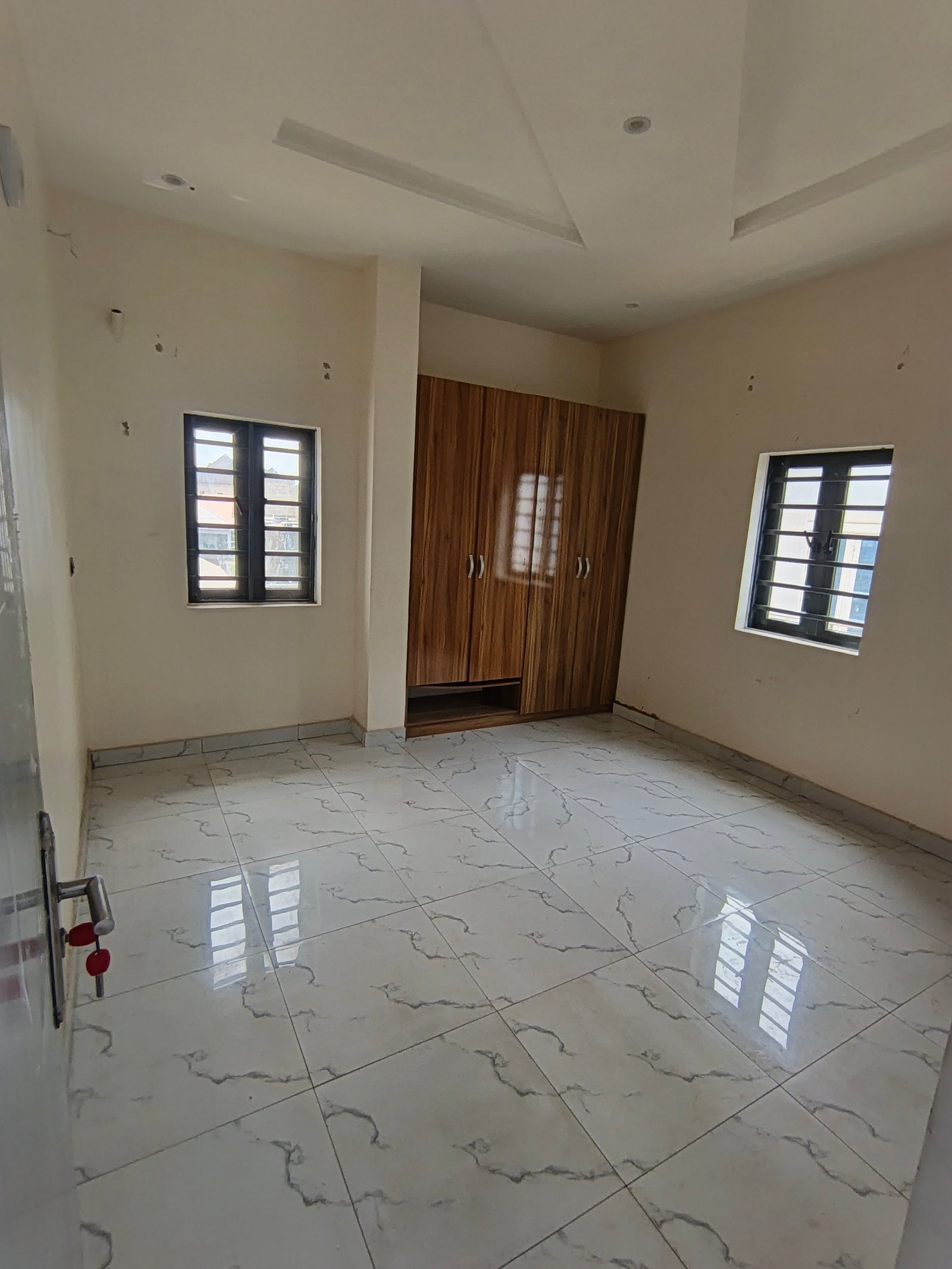 Fresh 2bed upstairs in silver land 3m rent for Rent in State Housing, Calabar, Cross River photo 3
