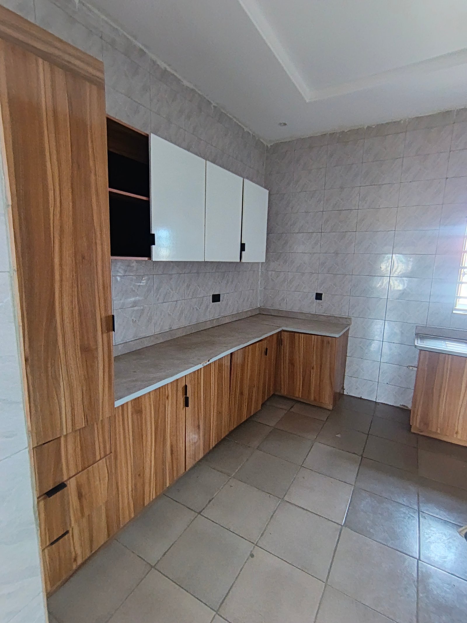 Fresh 2bed upstairs in silver land 3m rent for Rent in State Housing, Calabar, Cross River photo 6