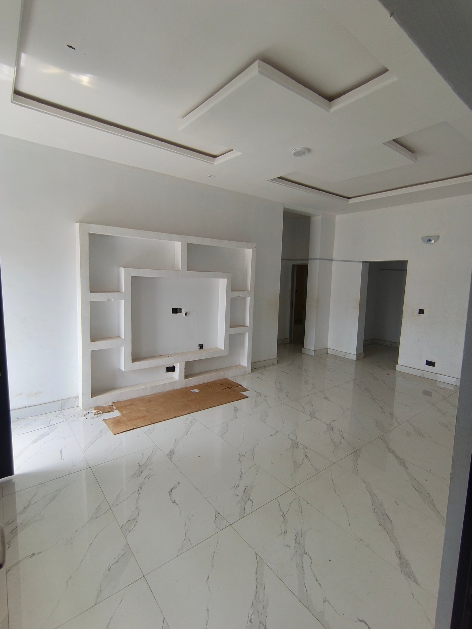 Fresh 2bed upstairs in silver land 3m rent for Rent in State Housing, Calabar, Cross River photo 9