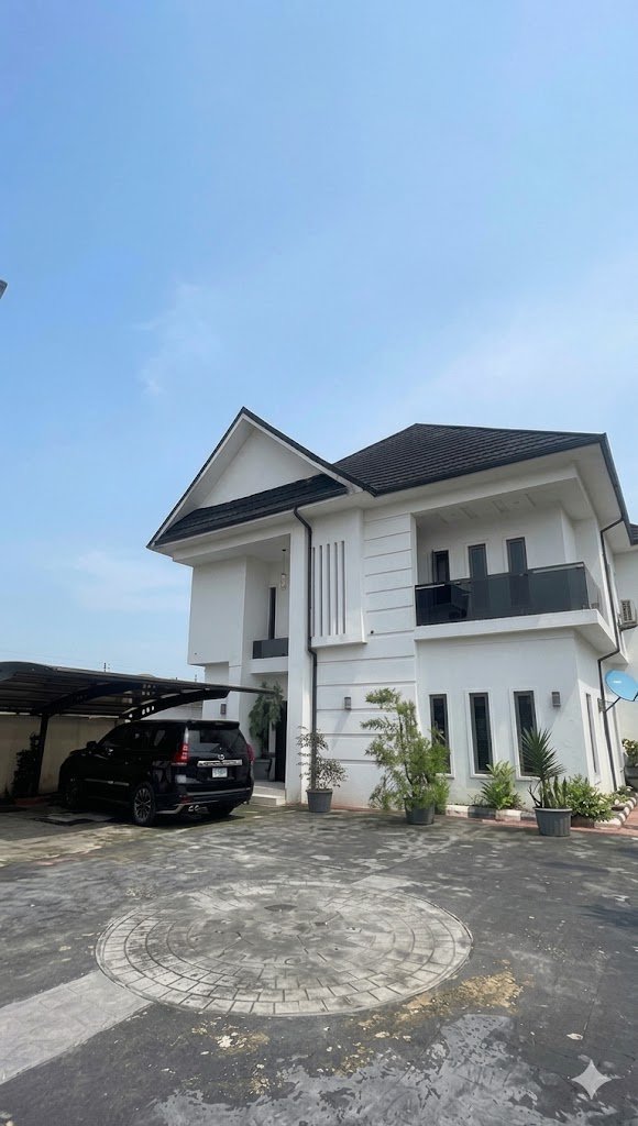 5 Bedroom Duplex for Sale in Majesty Estate in Upper Sakponba, Benin City, Edo photo 2