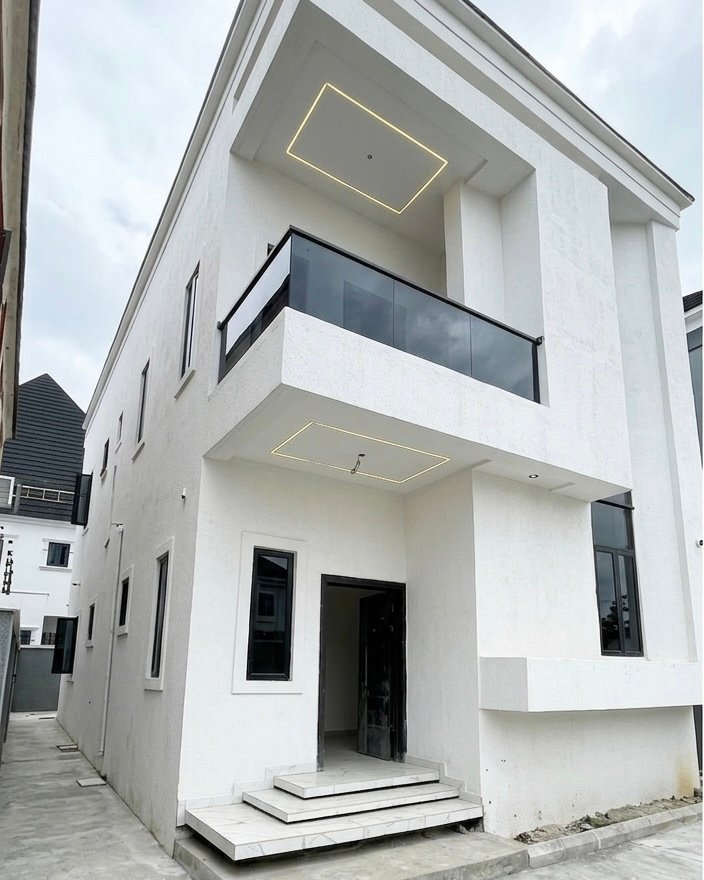 4 Bedroom luxury semi detached duplex for sale in Upper Sakponba, Benin City, Edo photo 3
