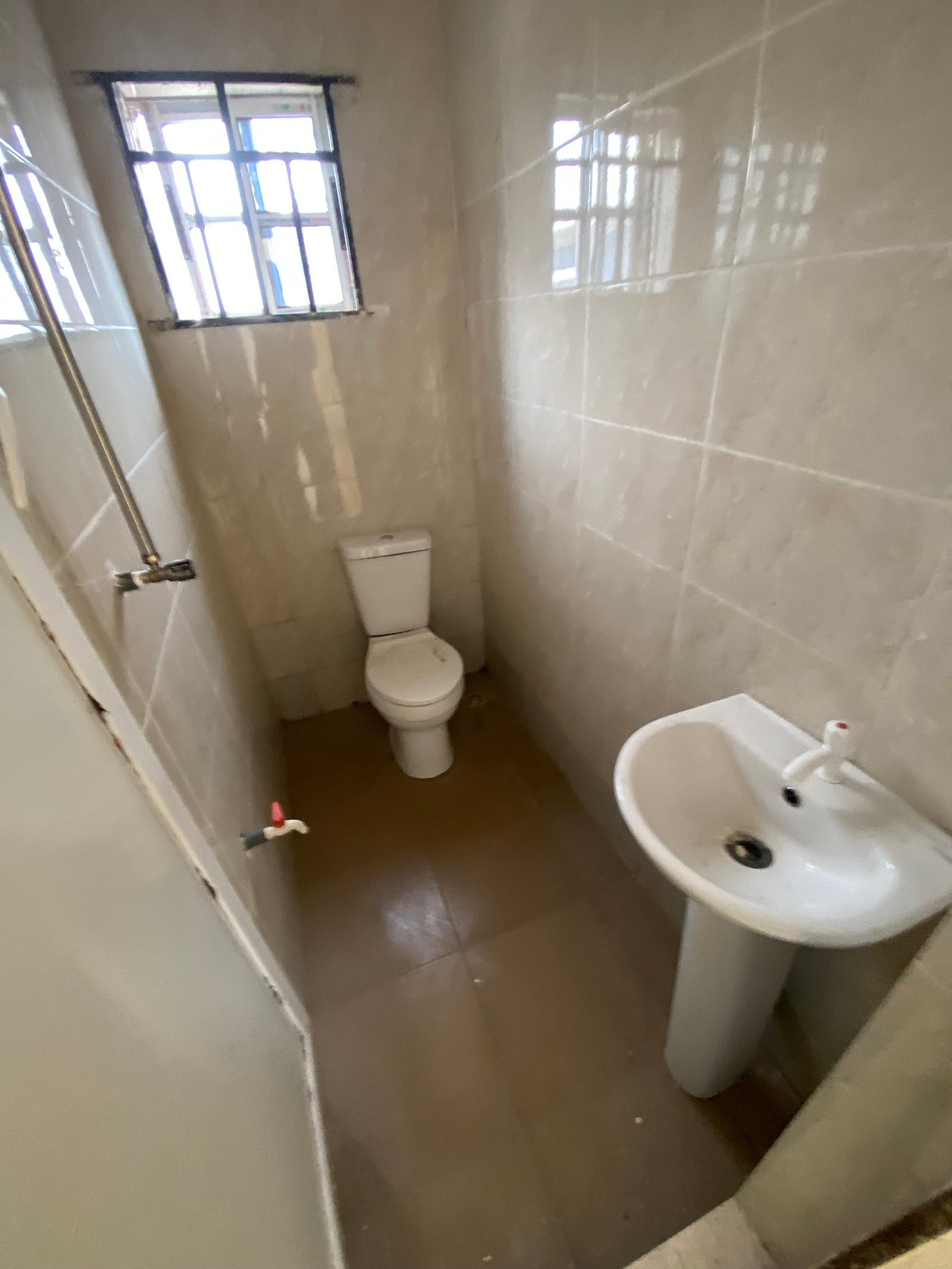 Spacious and secured selfcontain for rent in Azare, Bauchi photo 5