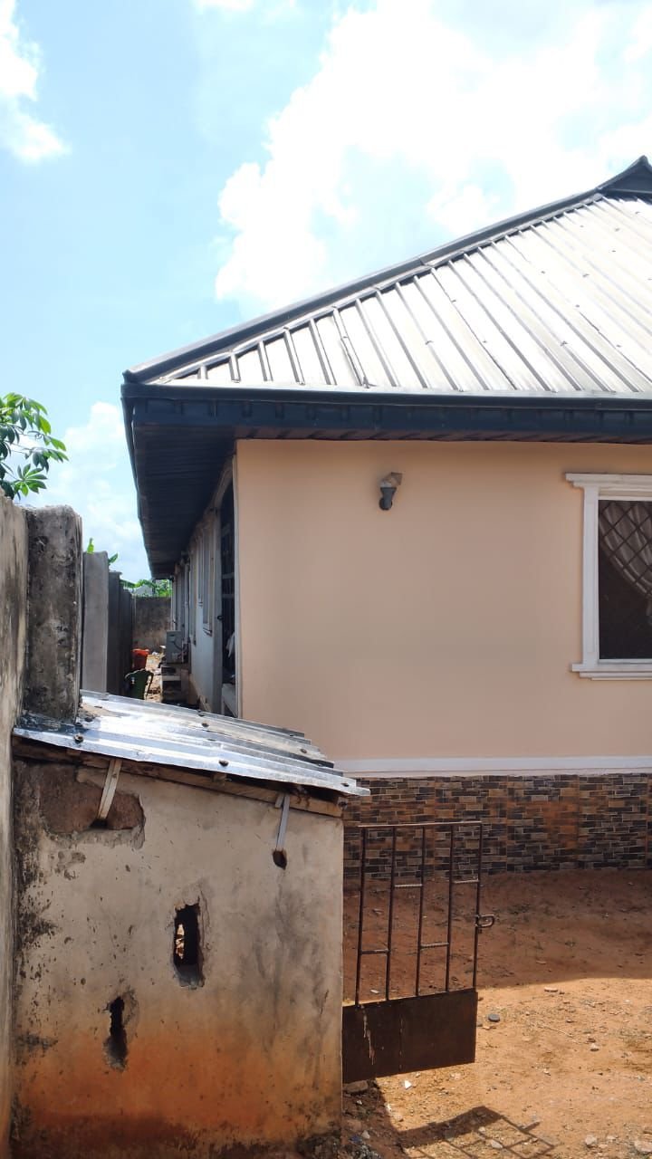 2 bedroom flat and 3 units of 1 bedroom flat. for Sale in GRA Onitsha, Onitsha, Anambra photo 3