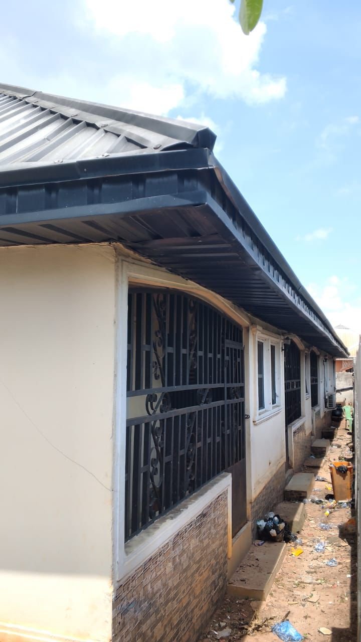 2 bedroom flat and 3 units of 1 bedroom flat. for Sale in GRA Onitsha, Onitsha, Anambra photo 6