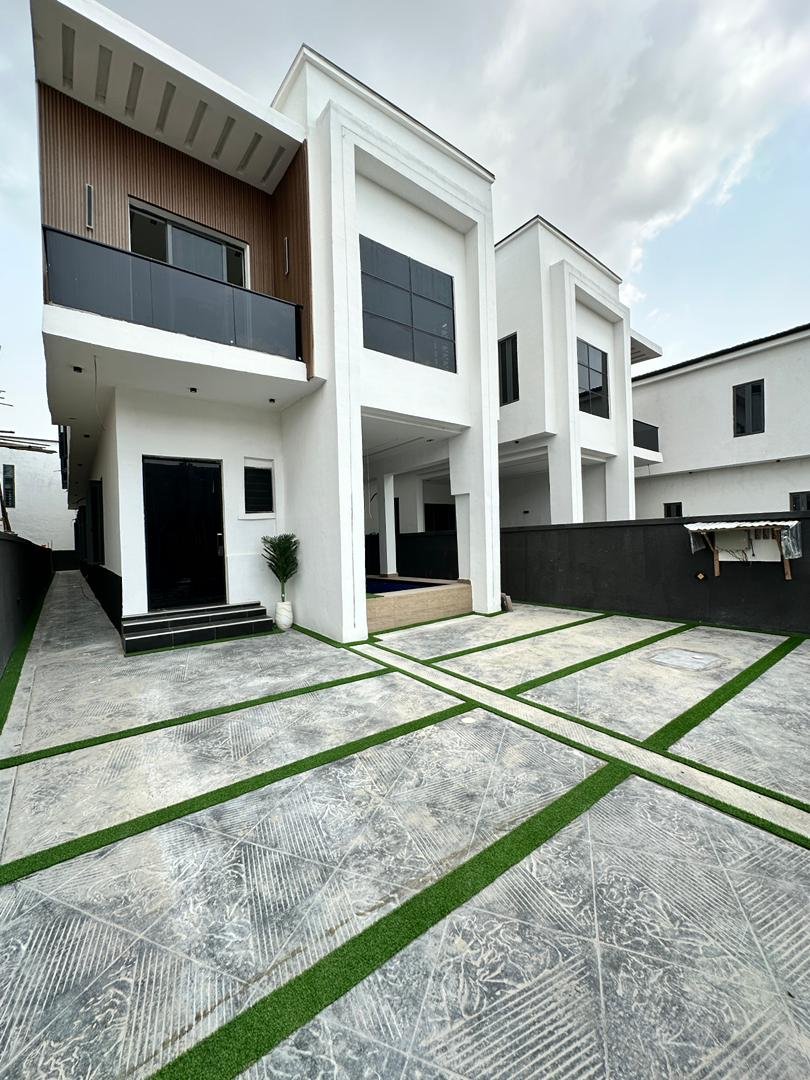LUXURY 5 BEDROOM FULLY DETACHED DUPLEX WITH SWIMMING POOL for Sale in Monguno, Borno photo 4