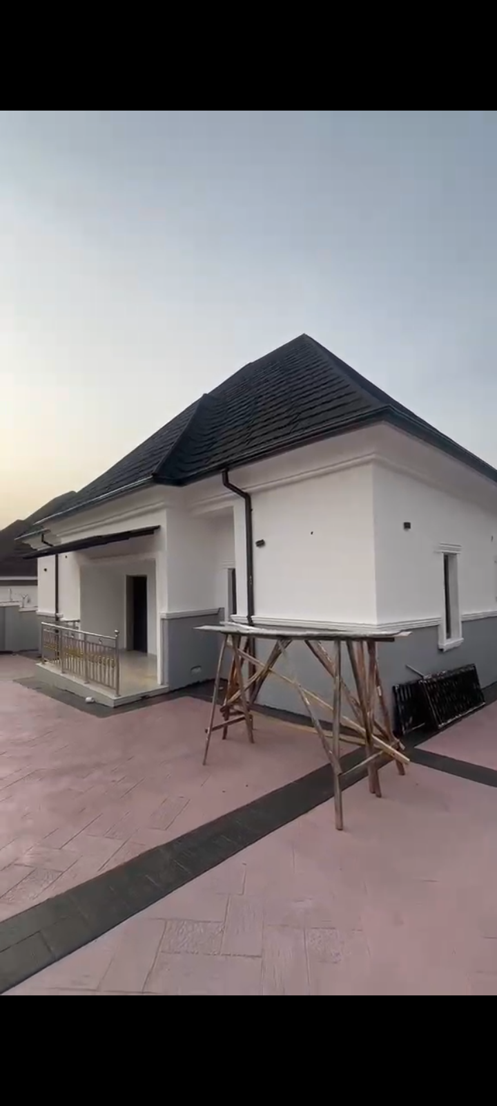 *For Sale*  3 Bedroom newly built bungalow with 2 rooms BQ, in a very good estate at Gwarinpa. *250m slightly negotiable.*  Inspection strictly on arrangement. in GRA Bauchi, Bauchi photo 2