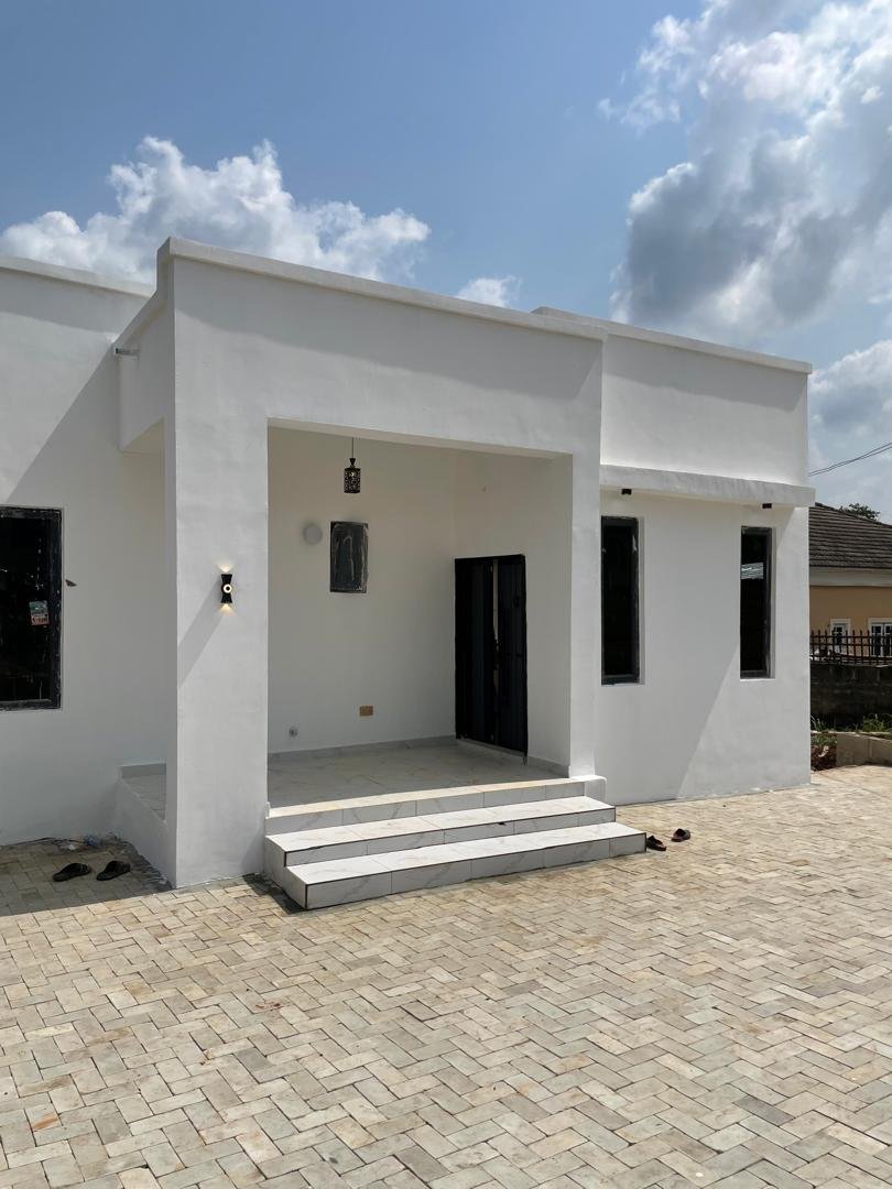 3 BEDROOM BUNGALOW DREAM HOME IS NOW WITHIN REACH! for Sale in Uvwie, Warri, Delta photo 3