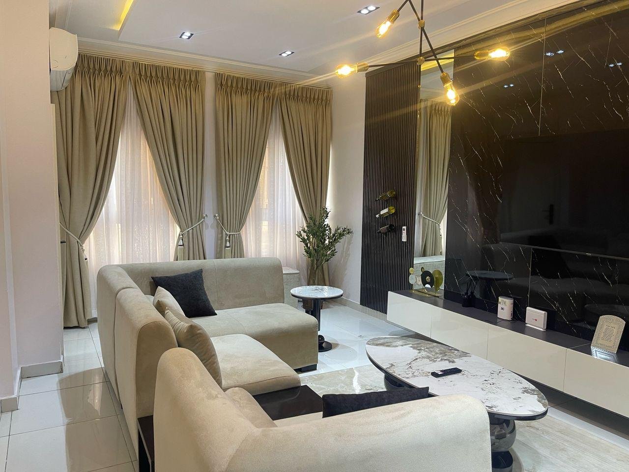 Luxurious 2-Bedroom Apartment for Rent in Lekki Phase 1, Lagos photo 2